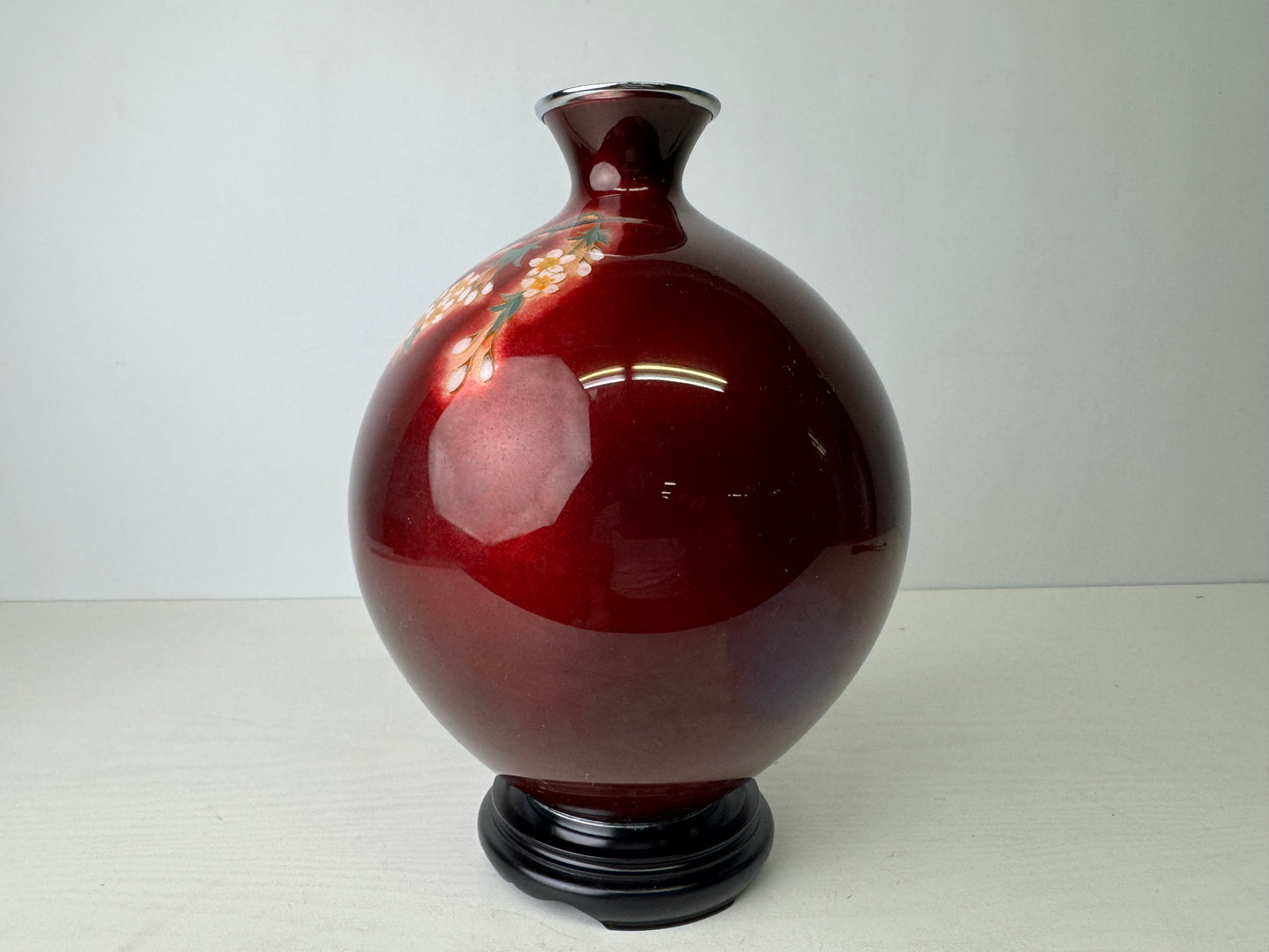 Y9483 FLOWER VASE Cloisonne Red signed Japan ikebana floral arrangement interior