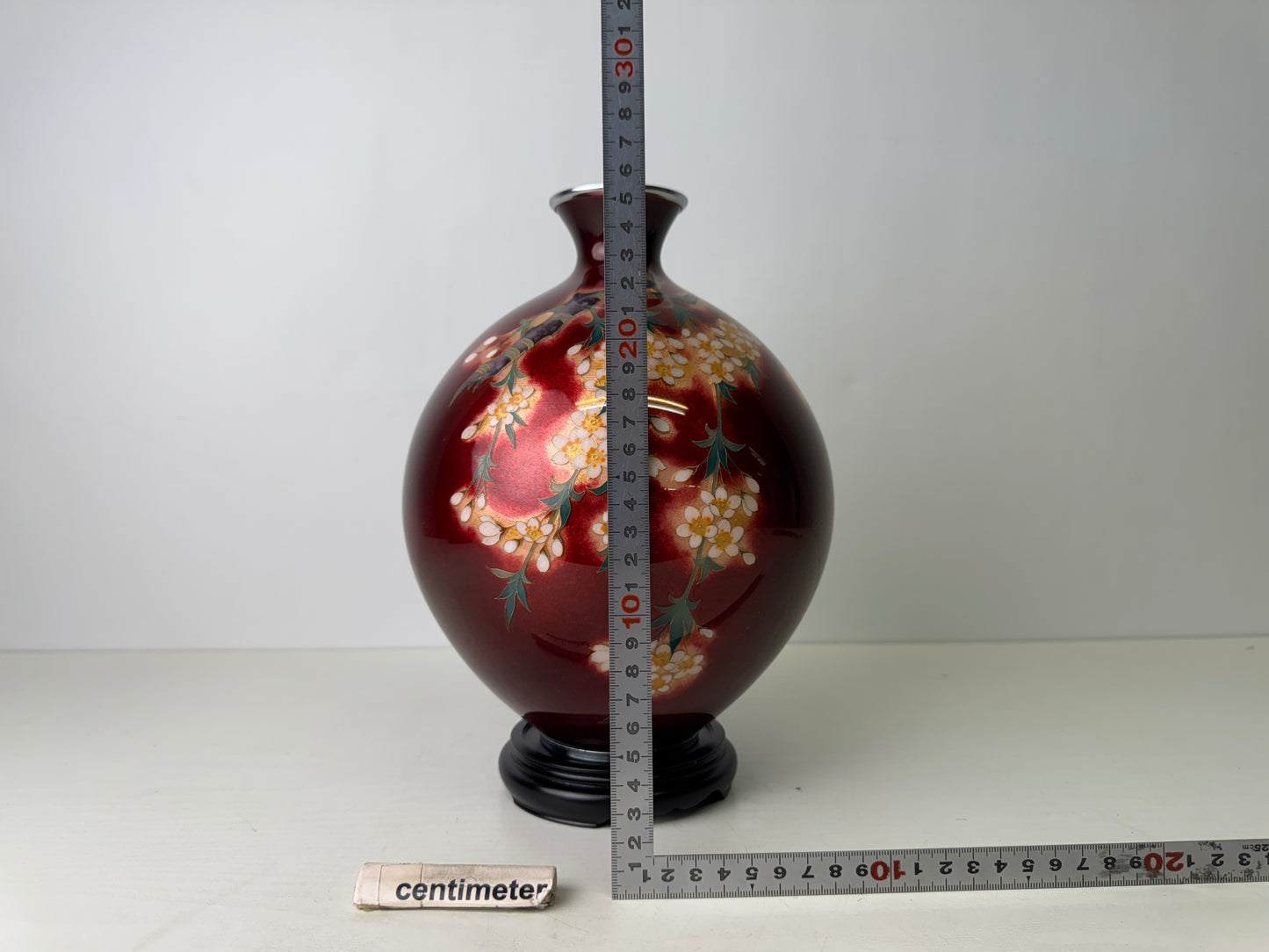 Y9483 FLOWER VASE Cloisonne Red signed Japan ikebana floral arrangement interior