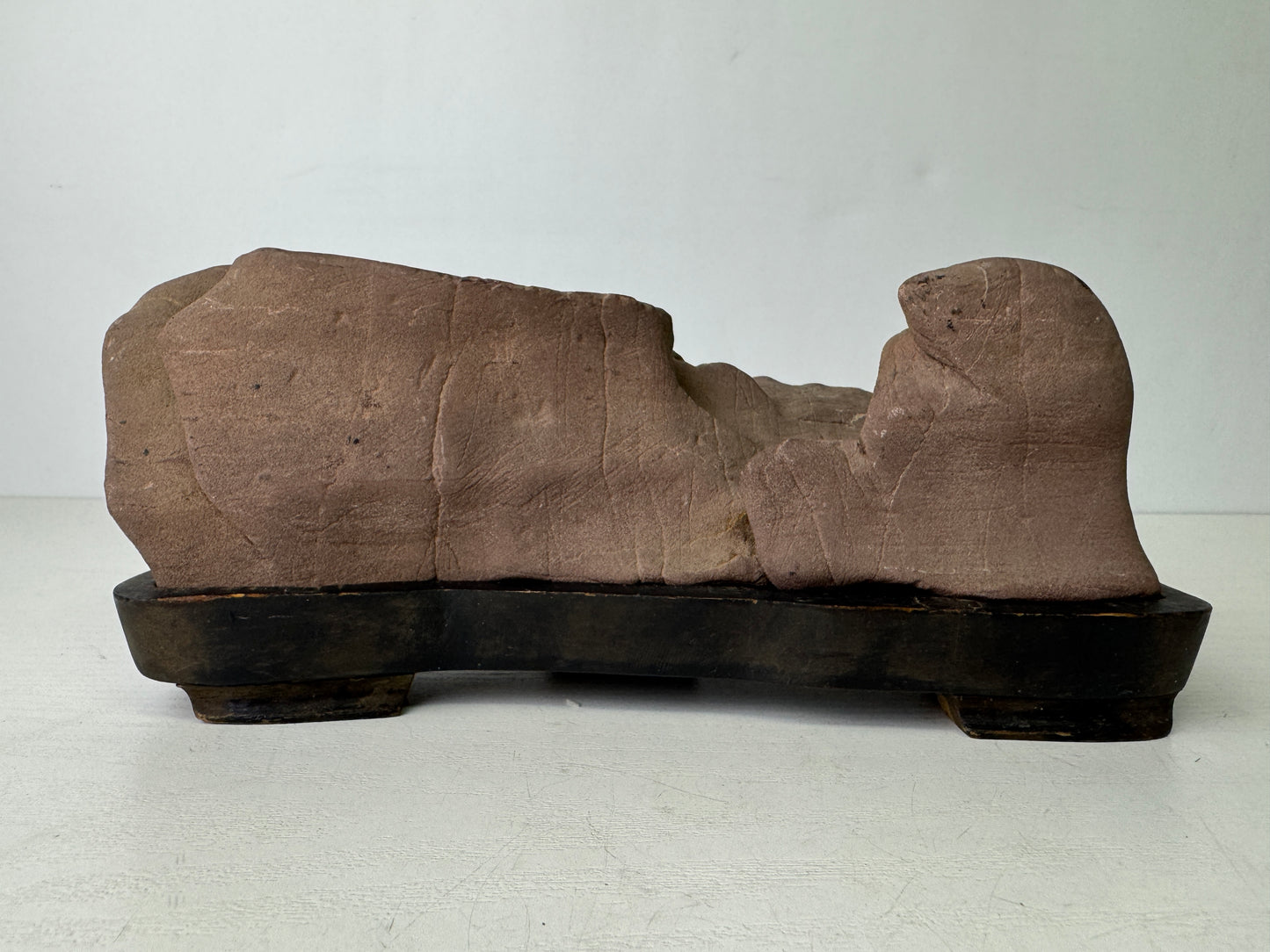 Y9484 OKIMONO Suiseki natural viewing stone wooden stand Japan antique interior