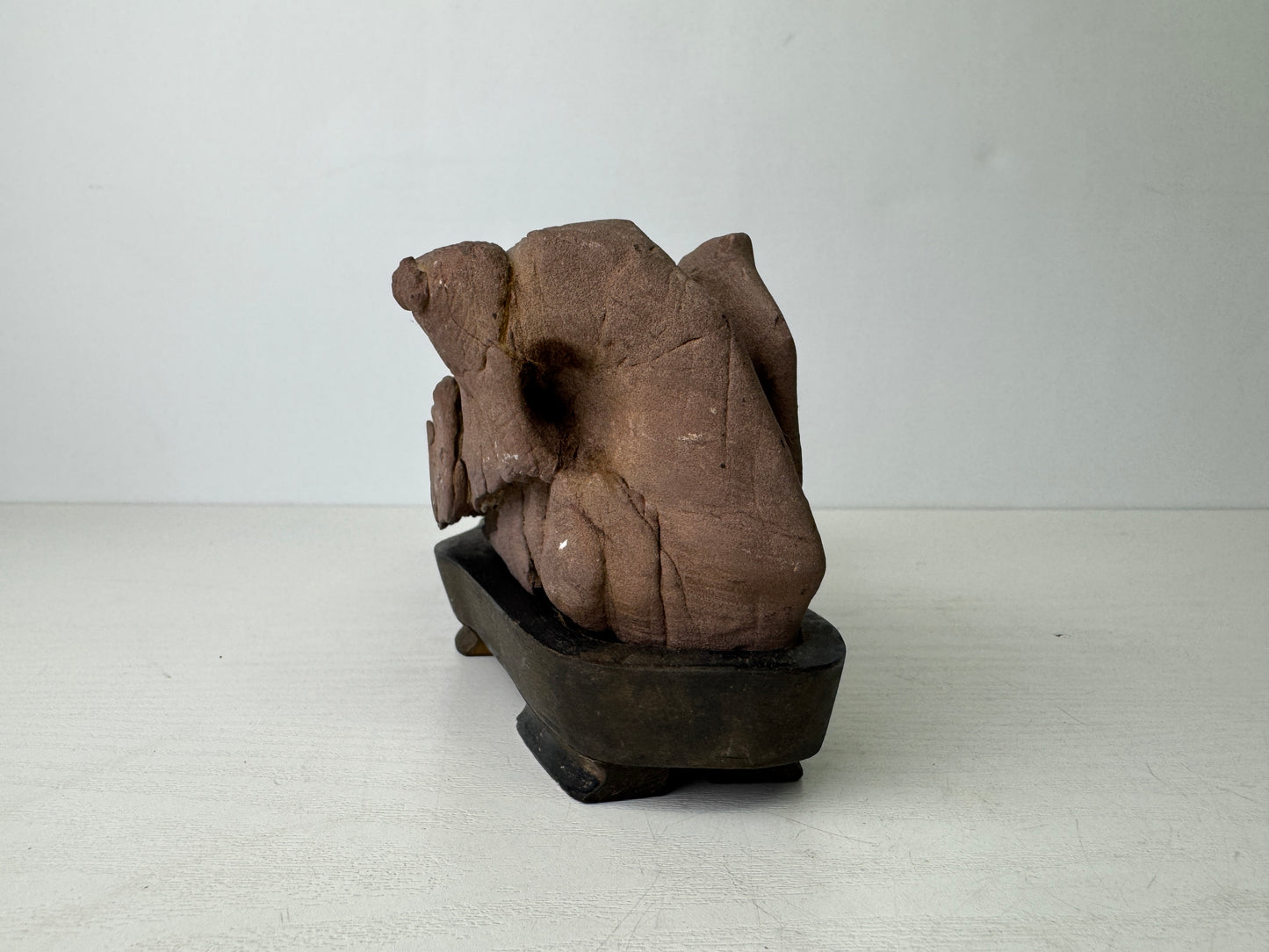 Y9484 OKIMONO Suiseki natural viewing stone wooden stand Japan antique interior