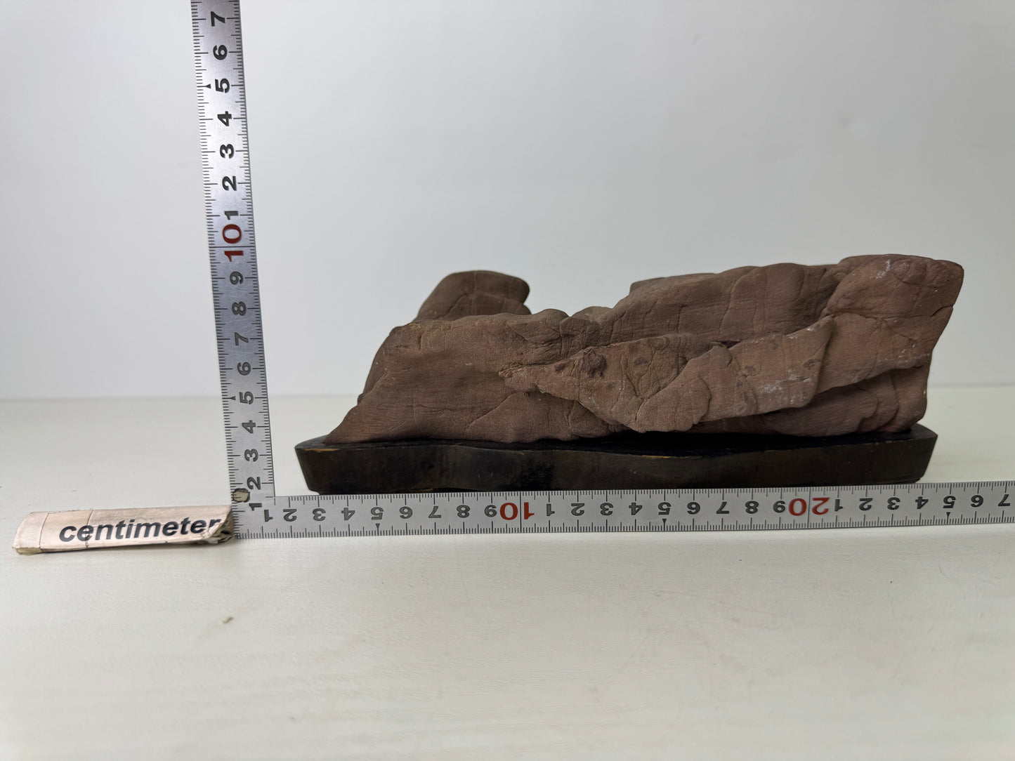Y9484 OKIMONO Suiseki natural viewing stone wooden stand Japan antique interior