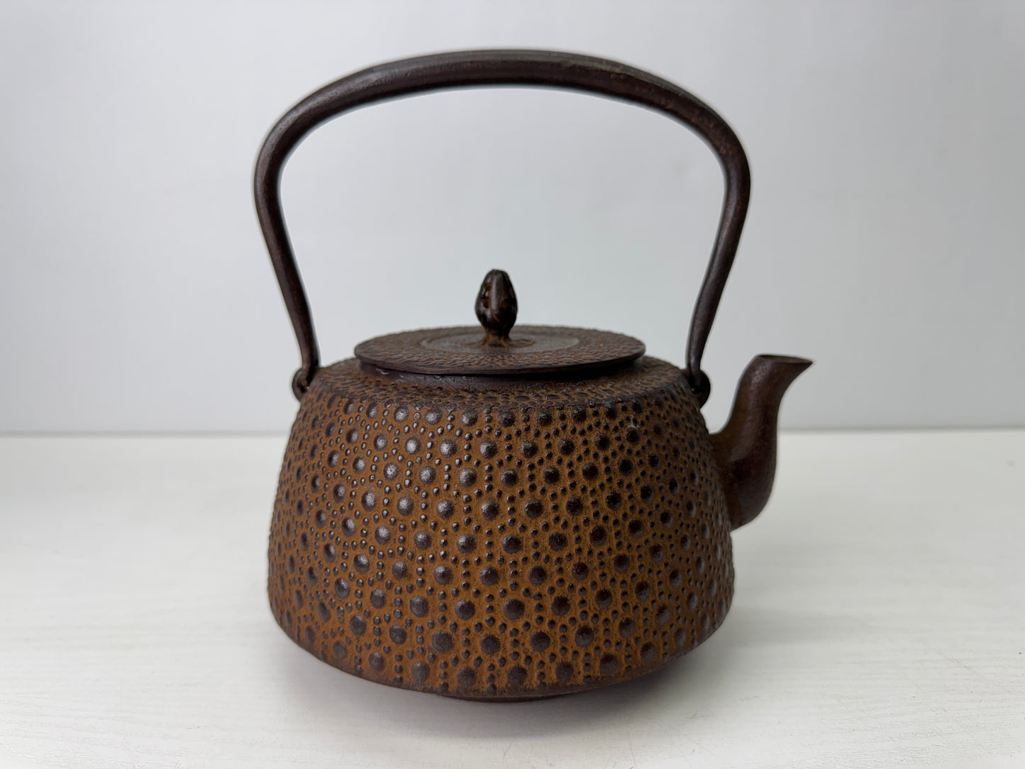 Y9510 TETSUBIN Iron Nambu teapot kettle signed Japan antique tea ceremony sencha