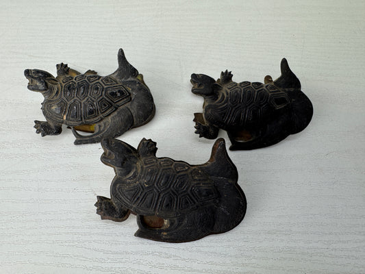Y9529 KUGI KAKUSHI 3 Decorative nail head covers set Turtle  Japan antique decor