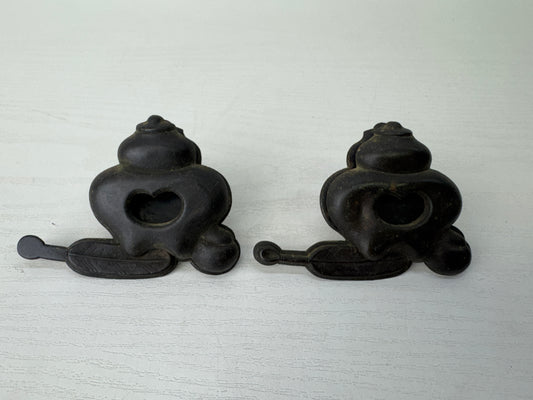 Y9531 KUGI KAKUSHI 2 Decorative nail head covers set tea kettle Japan antique