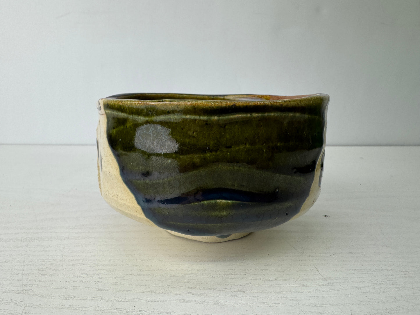 Y9552 CHAWAN Oribe-ware bowl signed box Japan antique tea ceremony pottery cup