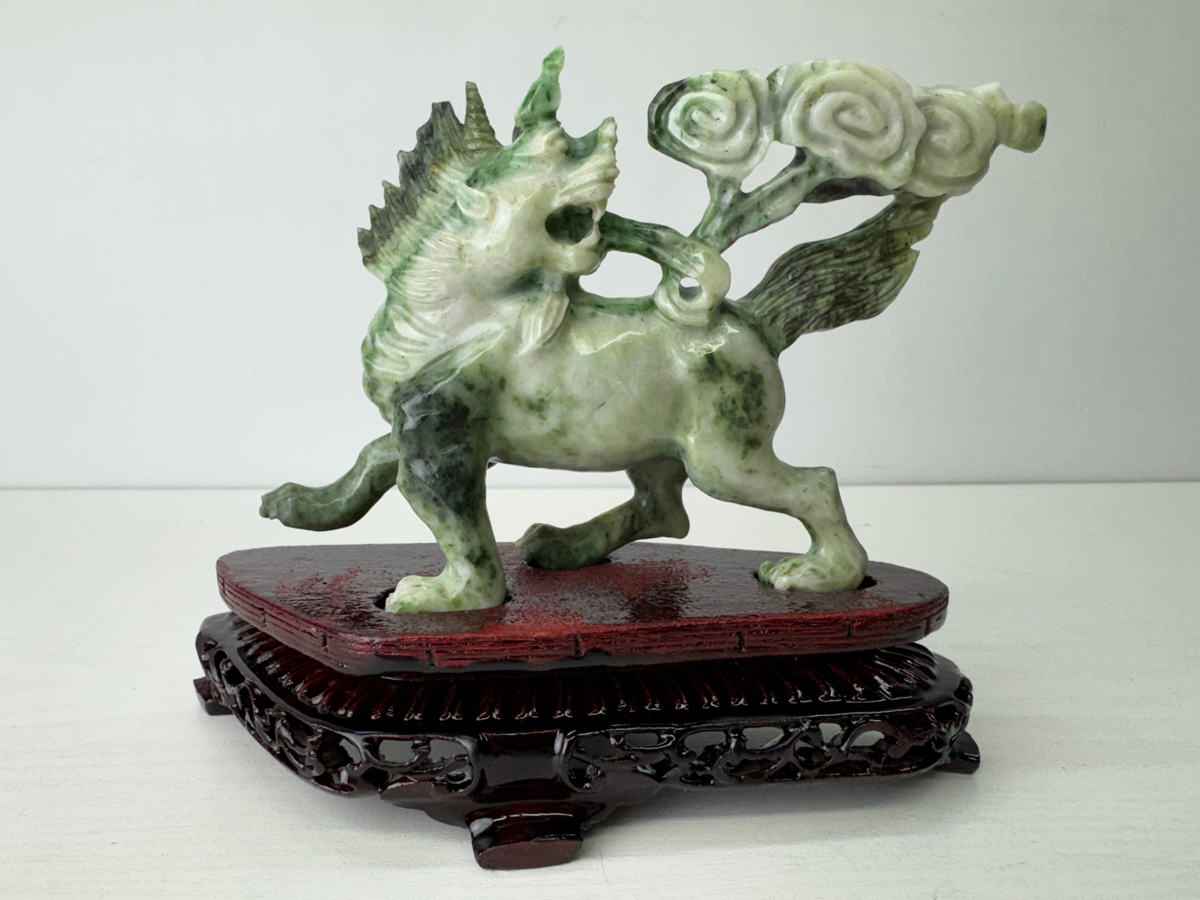 Y9570 OKIMONO Jade Animal figurine stand box China antique