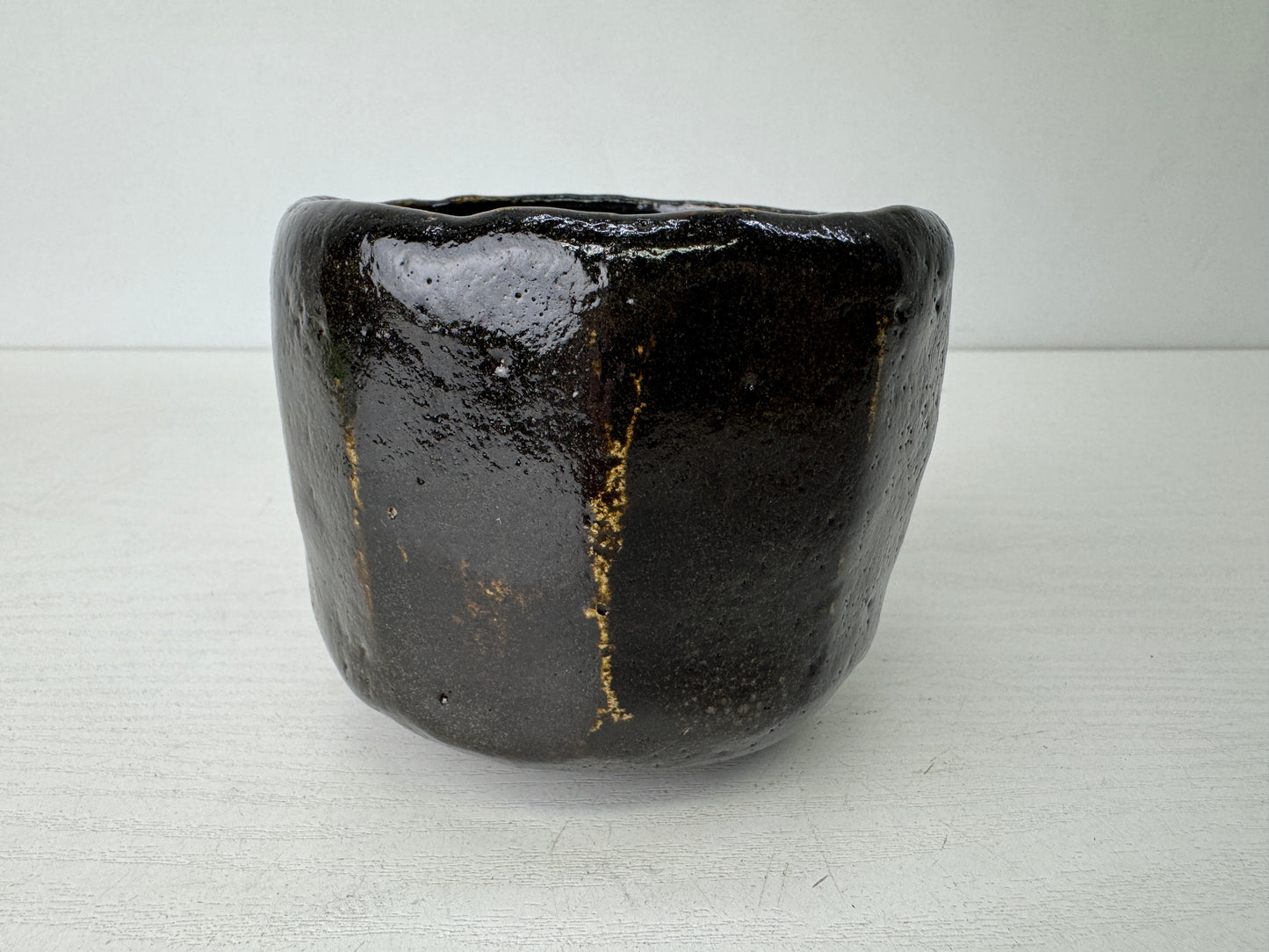 Y9580 CHAWAN Raku-ware black bowl signed Japan antique tea ceremony pottery cup