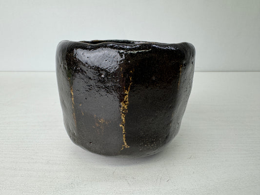 Y9580 CHAWAN Raku-ware black bowl signed Japan antique tea ceremony pottery cup