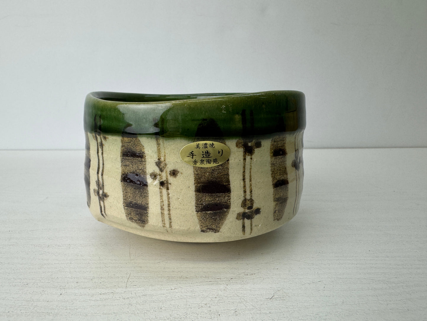 Y9582 CHAWAN Oribe-ware bowl signed box Japan antique tea ceremony pottery cup