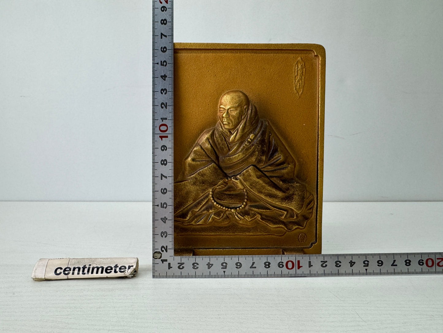Y9622 STATUE Saint Shinran figurine small screen metal signed Japan antique