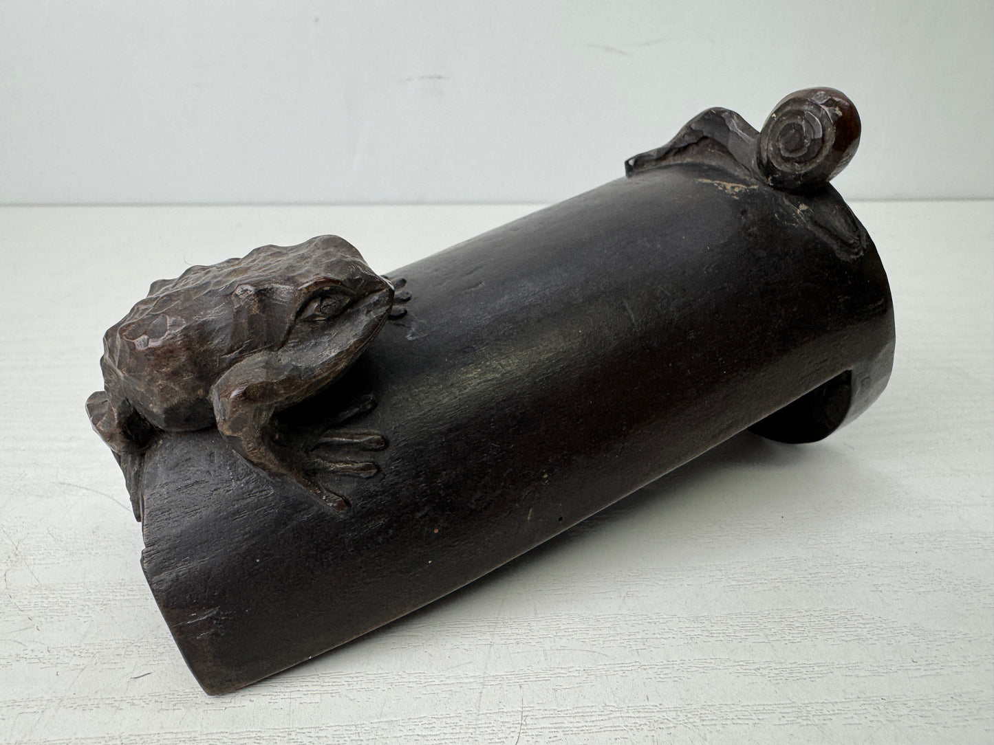 Y9655 OKIMONO wood carving Tile Frog Snail figurine Japan antique interior decor