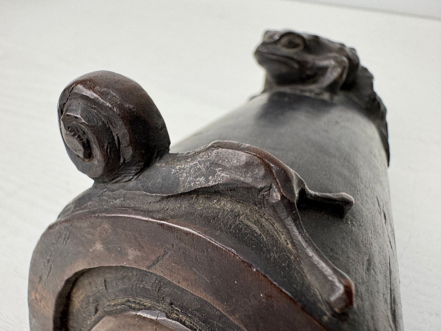 Y9655 OKIMONO wood carving Tile Frog Snail figurine Japan antique interior decor