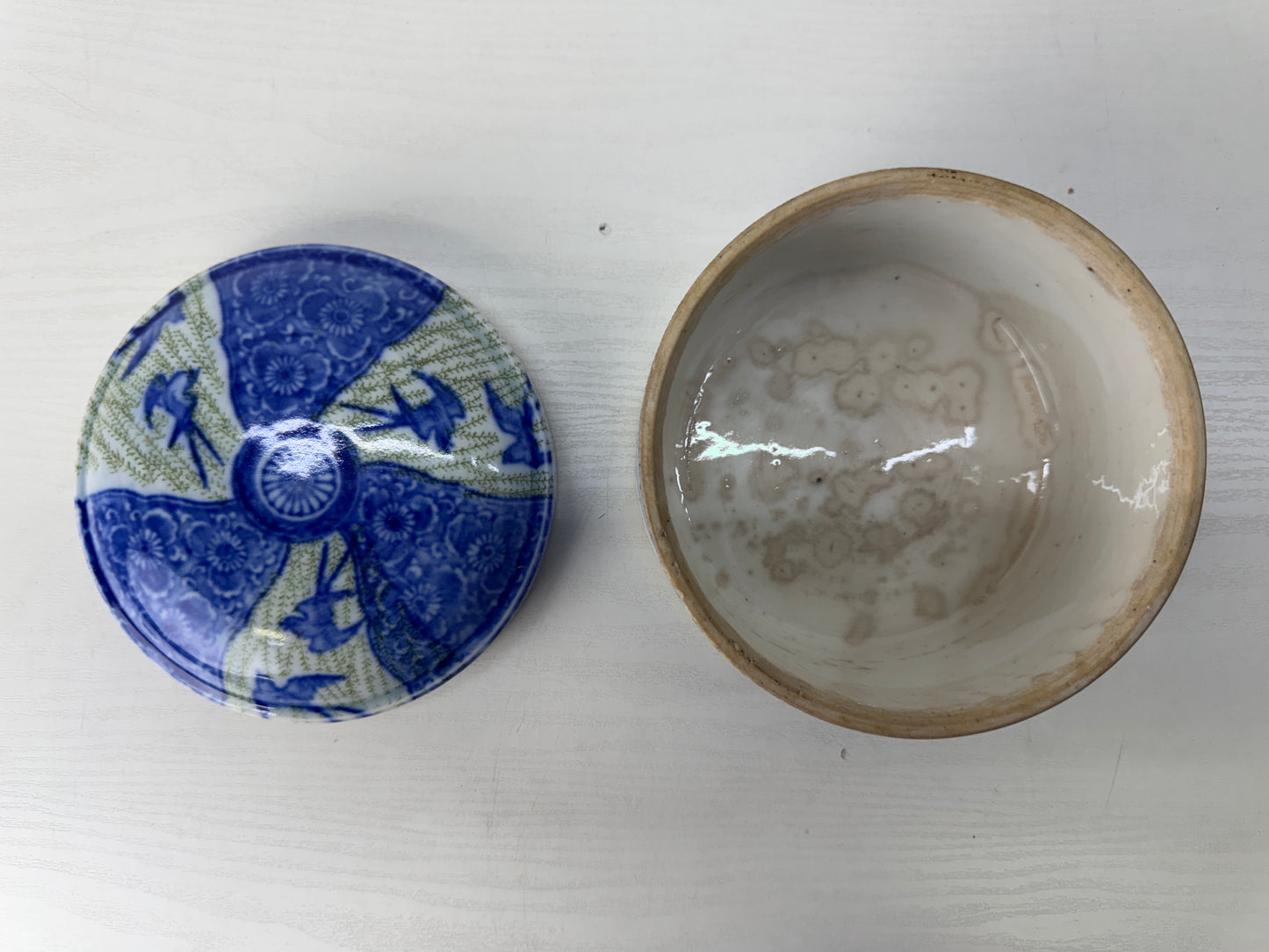 Y9666 BOX Seto-ware tiered container Swallow underglaze blue Japan antique lunch