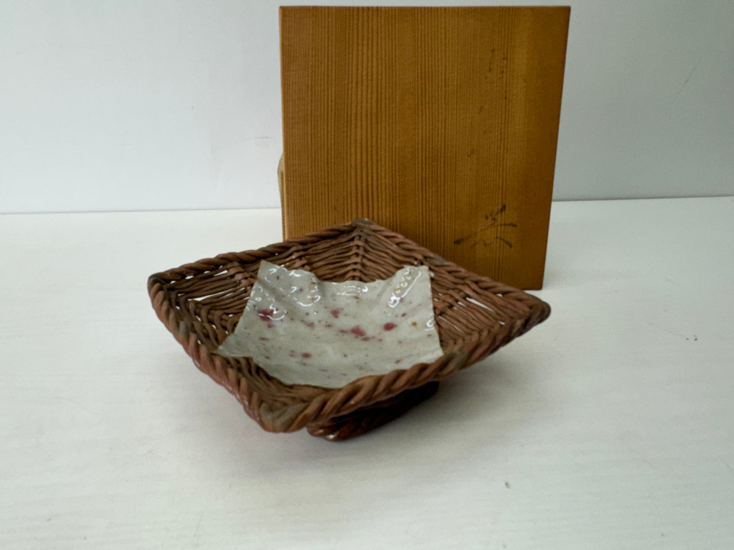 Y9668 DISH Fujimi-ware Amide Plate signed box Japan antique tabelware pottery