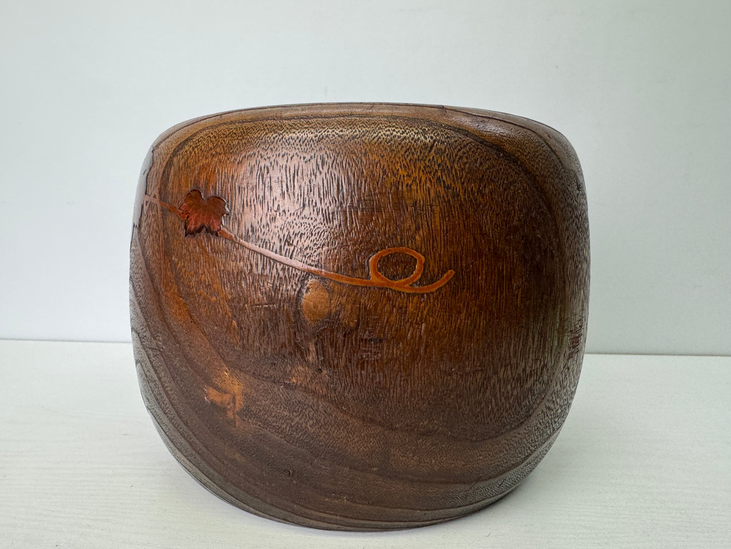 Y9690 HIBACHI Paulownia wood charcoal brazier Autumn leaves Makie Japan antique