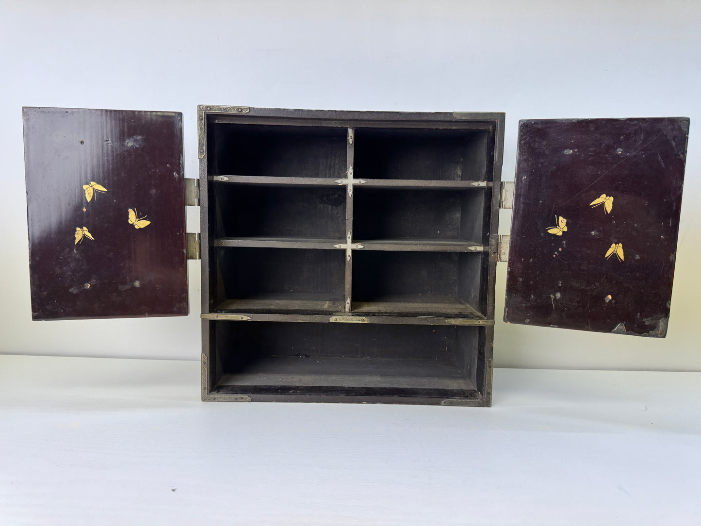 Y9691 TANSU Makie small chest of drawers box lock Meiji period Japan antique