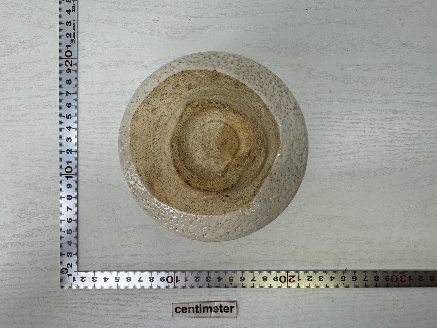 Y9699 CHAWAN Shino-ware bowl signed Japan antique tea ceremony pottery cup