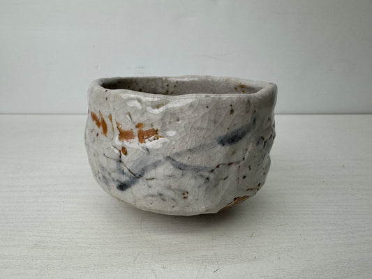 Y9700 CHAWAN Mino-ware bowl signed Japan antique tea ceremony pottery cup