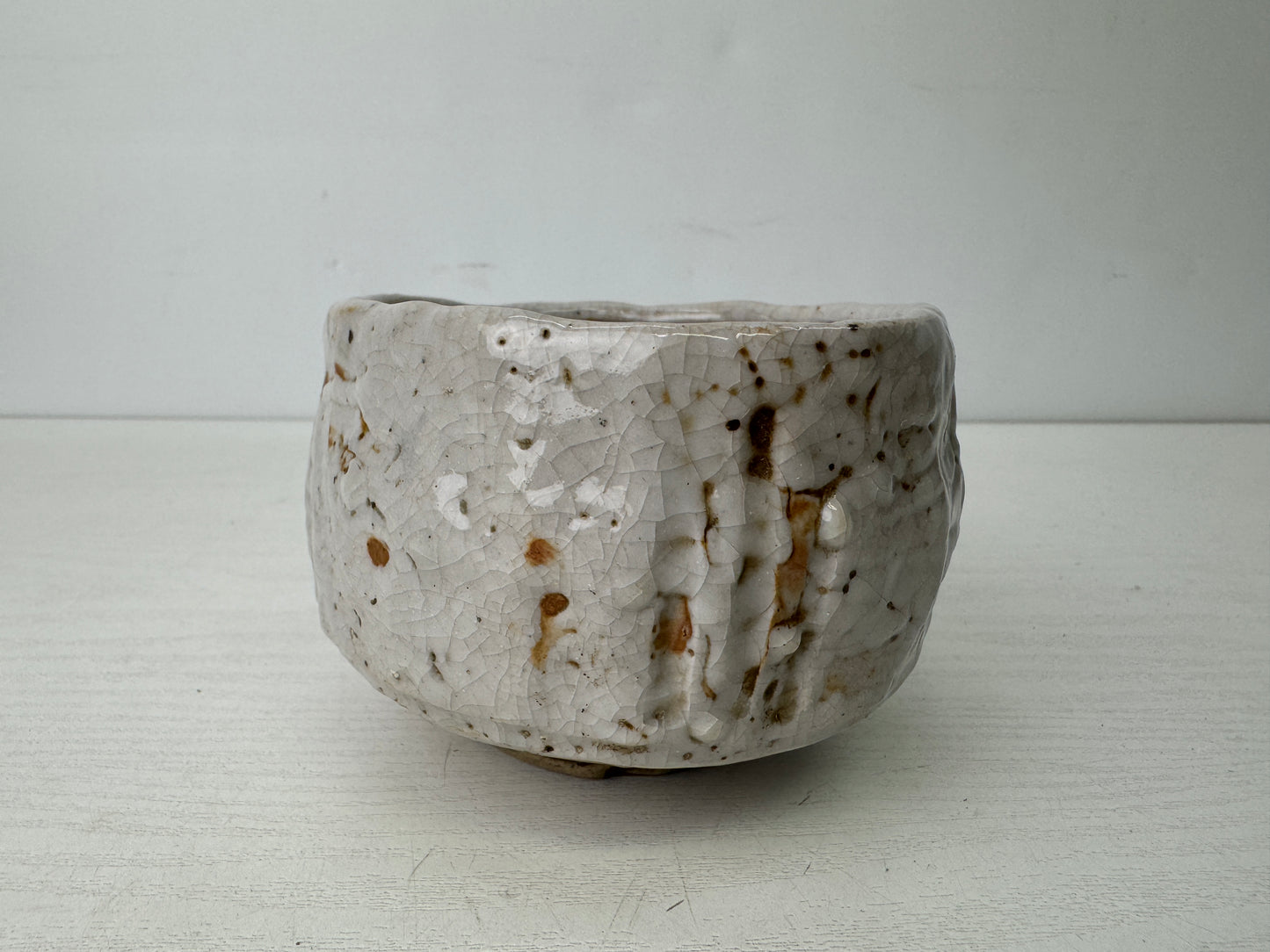 Y9700 CHAWAN Mino-ware bowl signed Japan antique tea ceremony pottery cup