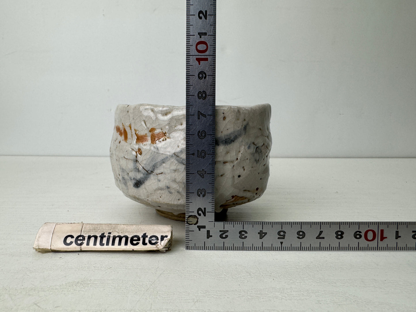 Y9700 CHAWAN Mino-ware bowl signed Japan antique tea ceremony pottery cup