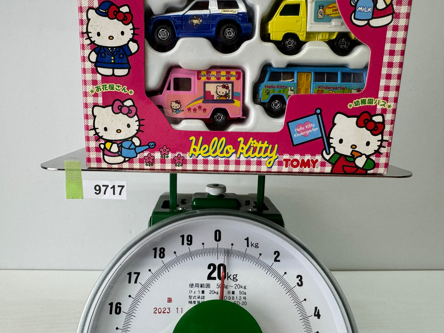 Y9717 TOMICA SANRIO Hello Kitty miniature car TAKARA TOMY Japan vintage vehicle