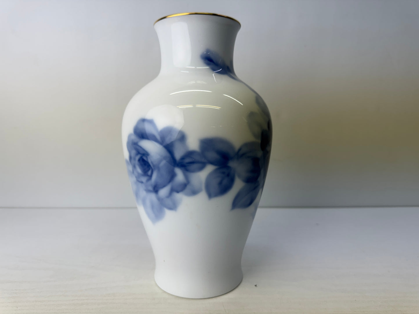 Y9723 FLOWER VASE Blue Rose signed box Japan antique ikebana floral arragement