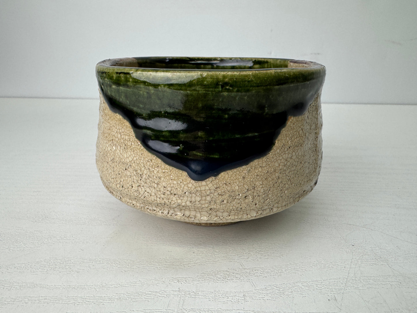 Y9729 CHAWAN Oribe-ware bowl signed Japan antique tea ceremony pottery cup