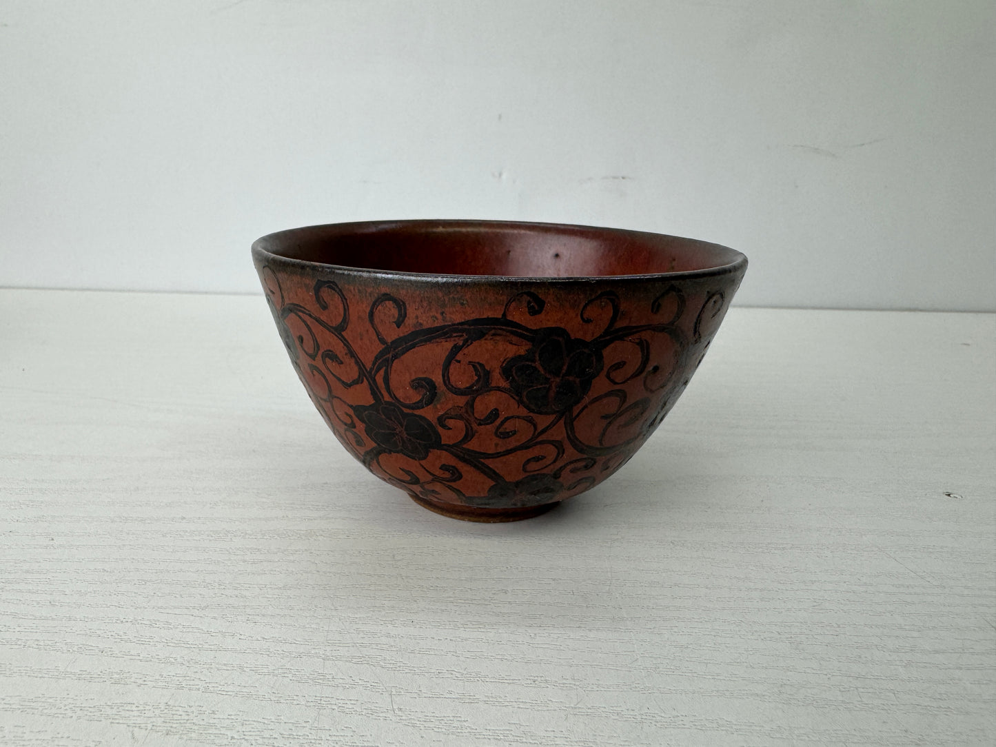 Y9730 CHAWAN Mino-ware bowl signed Arabesque Japan antique tea ceremony pottery