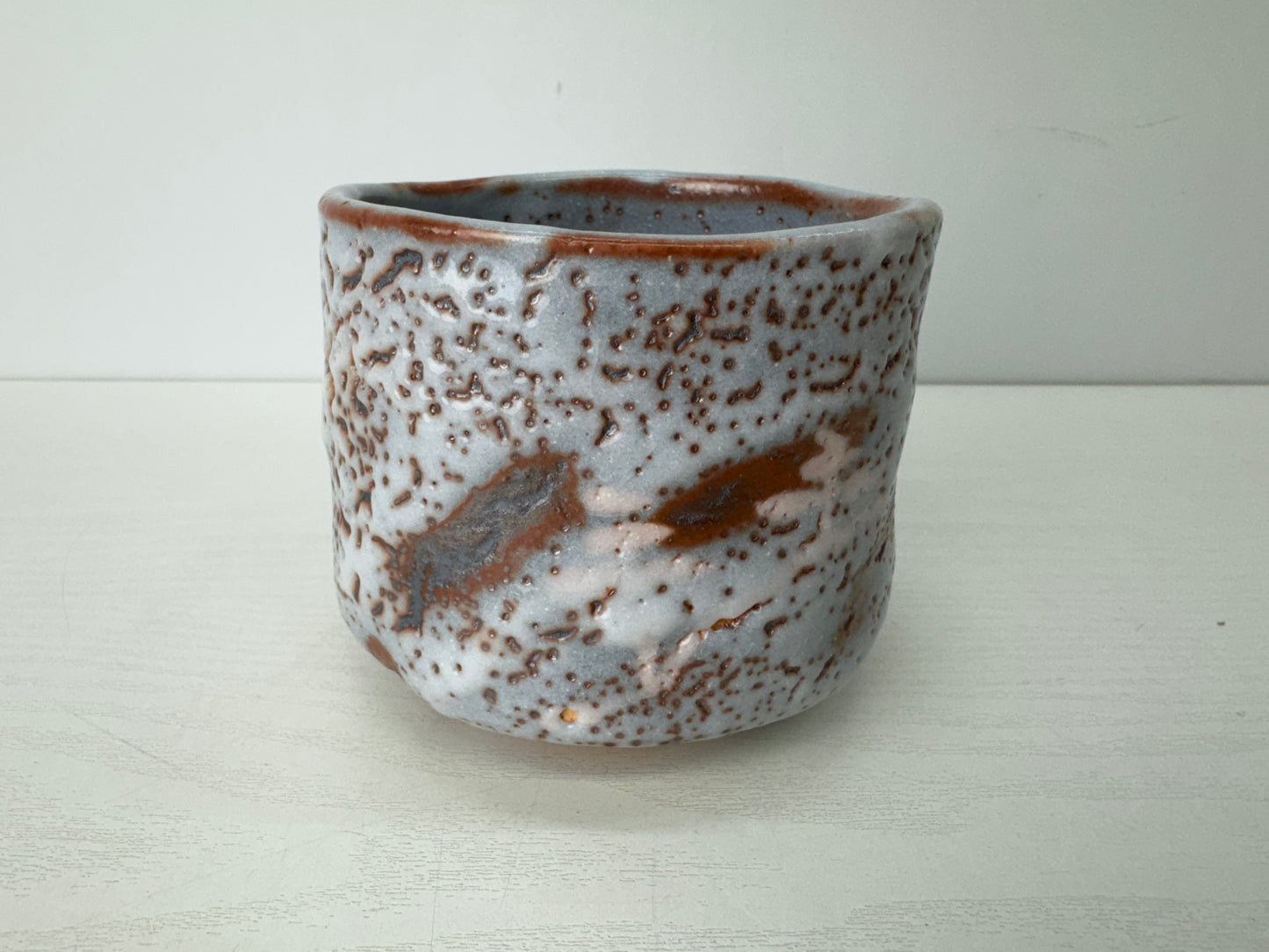 Y9733 CHAWAN Shino-ware bowl signed box Japan antique tea ceremony pottery cup