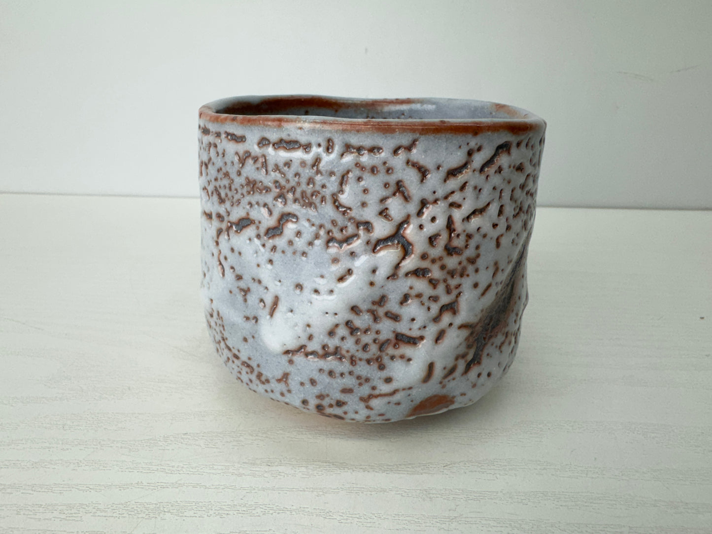 Y9733 CHAWAN Shino-ware bowl signed box Japan antique tea ceremony pottery cup