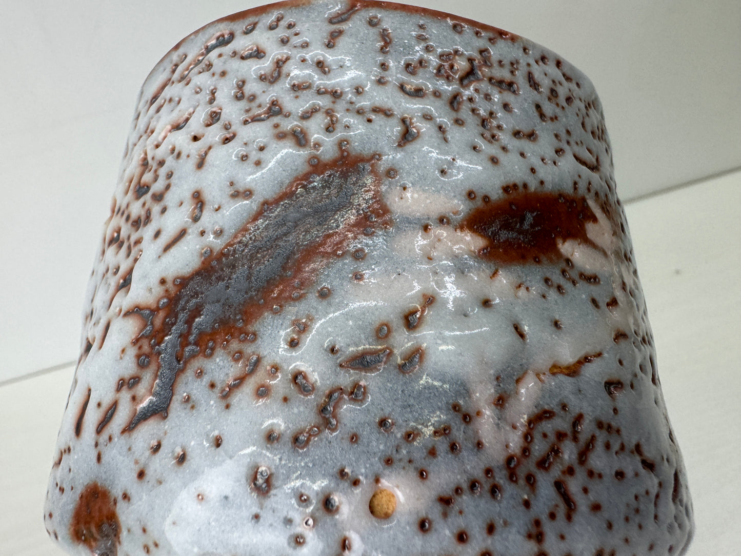 Y9733 CHAWAN Shino-ware bowl signed box Japan antique tea ceremony pottery cup