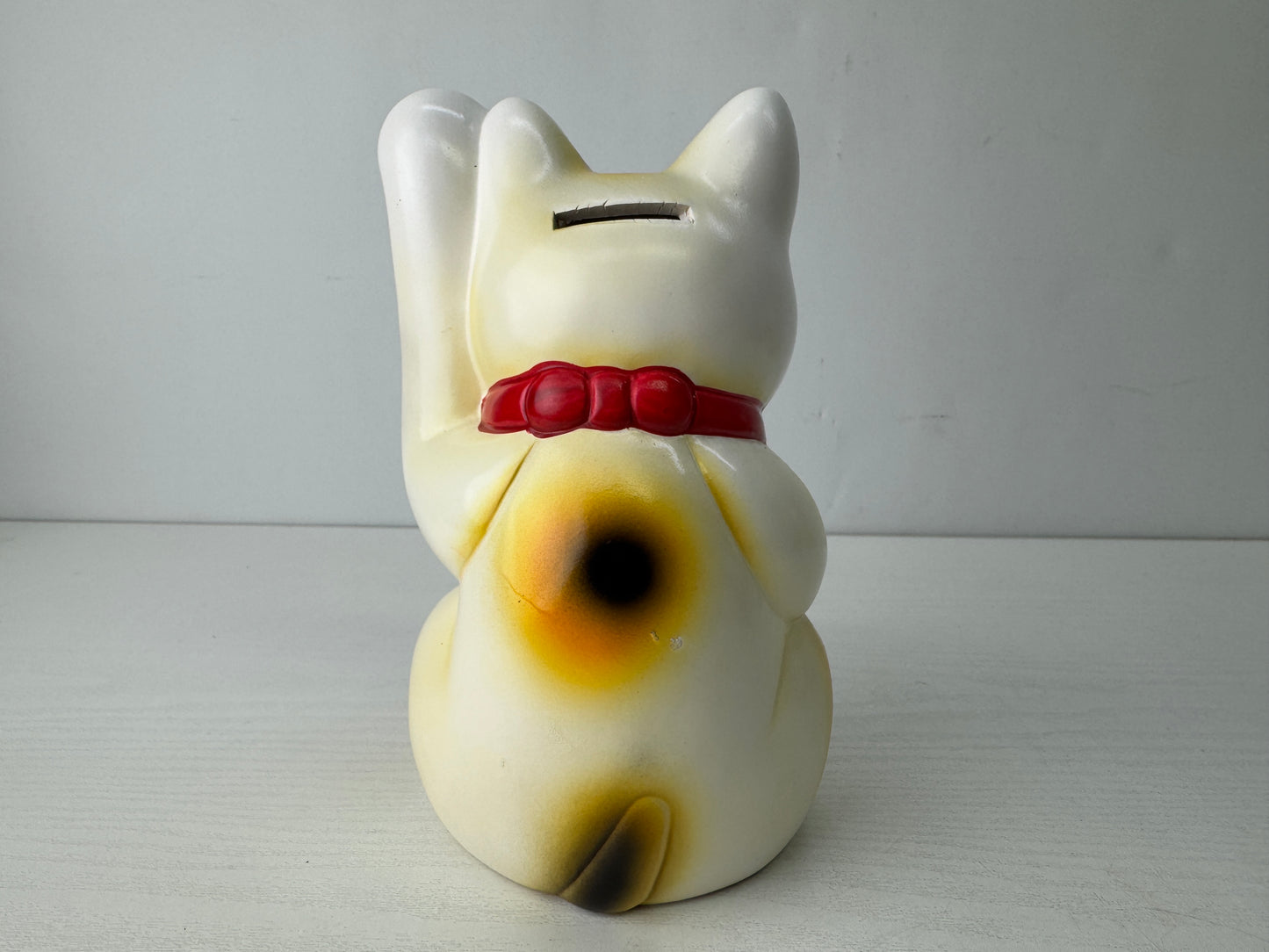 Y9766 OKIMONO ceramic Maneki-neko lucky beckoning cat figurine Japan antique