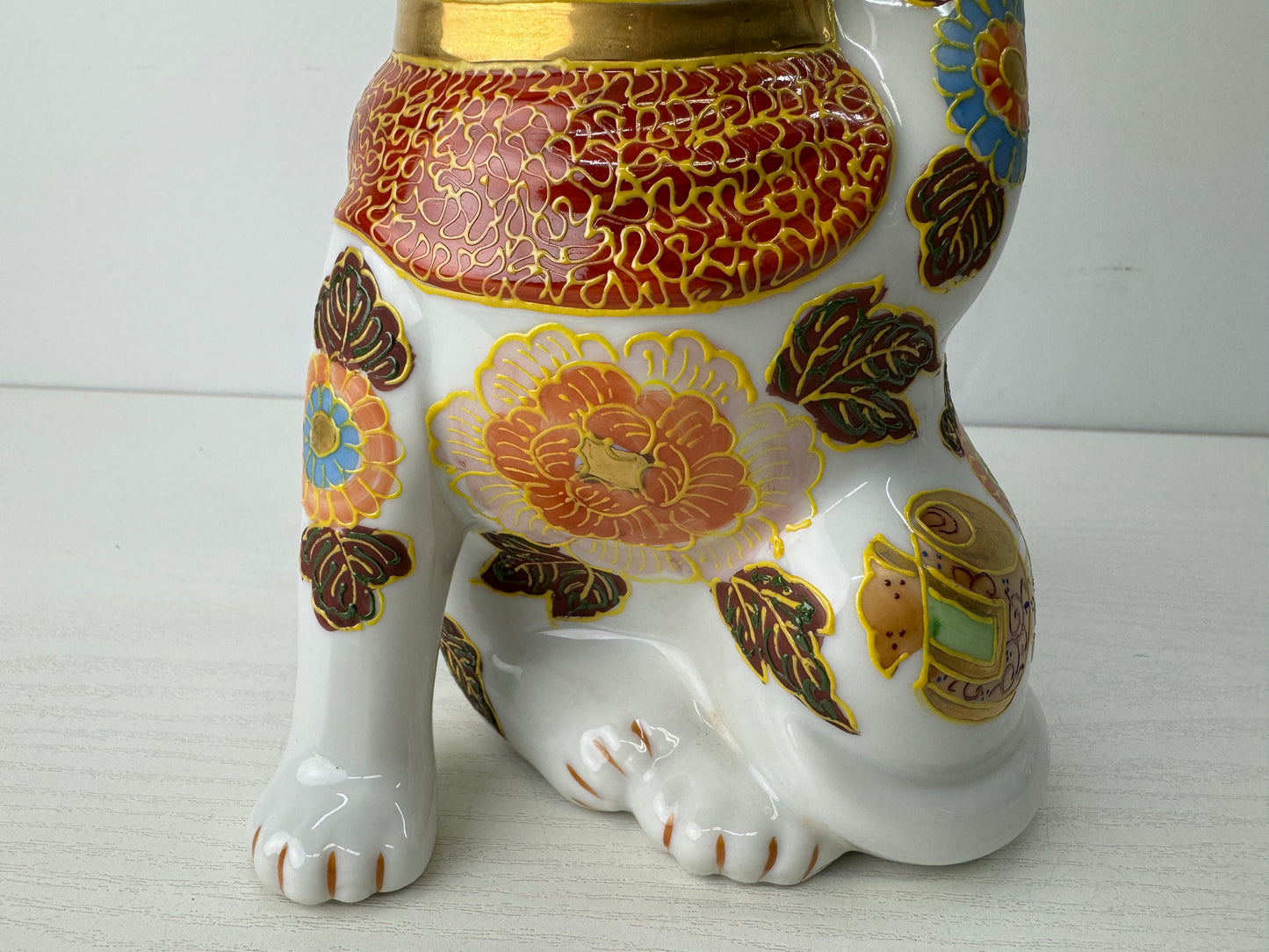 Y9767 OKIMONO ceramic Maneki-neko lucky beckoning cat figurine Japan antique