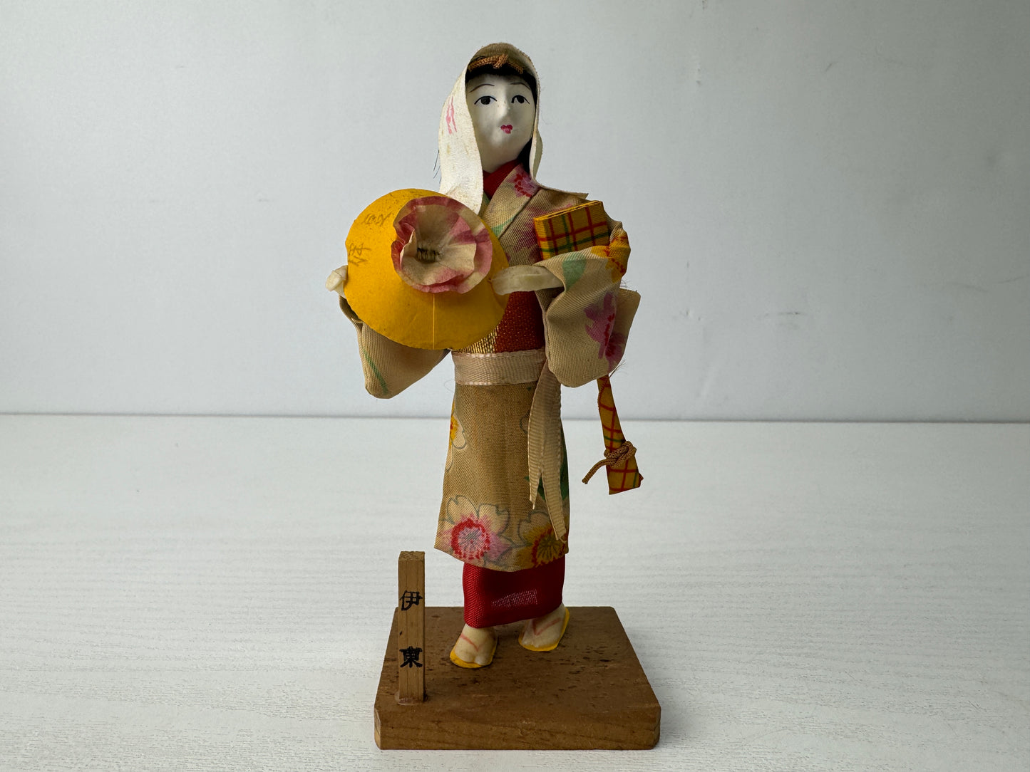 Y9768 NINGYO Japanese doll kimono dancer Kokeshi figurine Japan antique figure