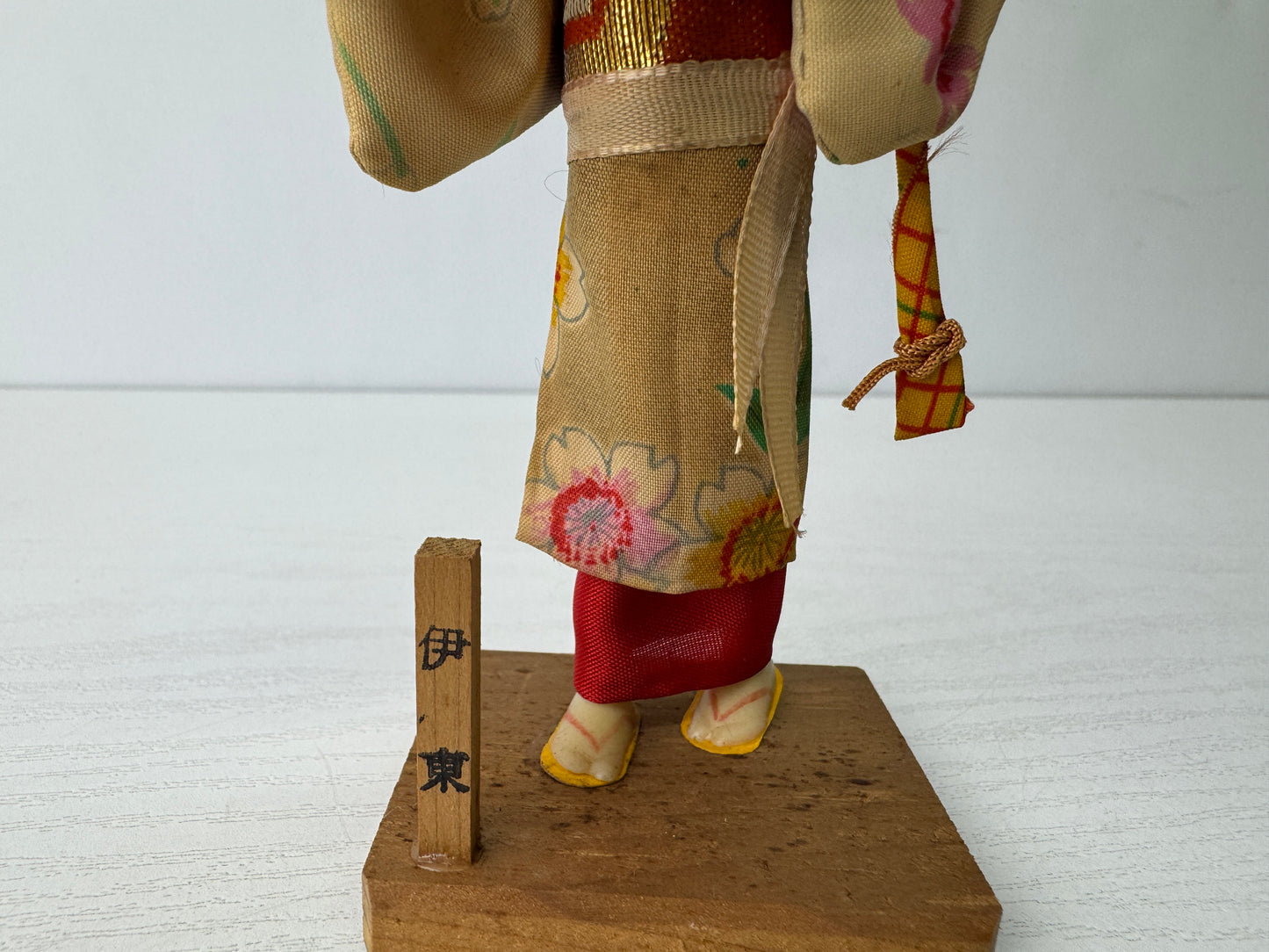 Y9768 NINGYO Japanese doll kimono dancer Kokeshi figurine Japan antique figure