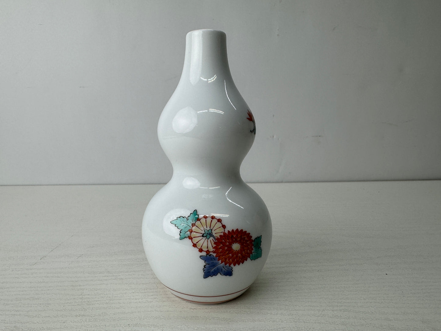 Y9775 FLOWER VASE Arita-ware single bud signed box Japan antique ikebana floral