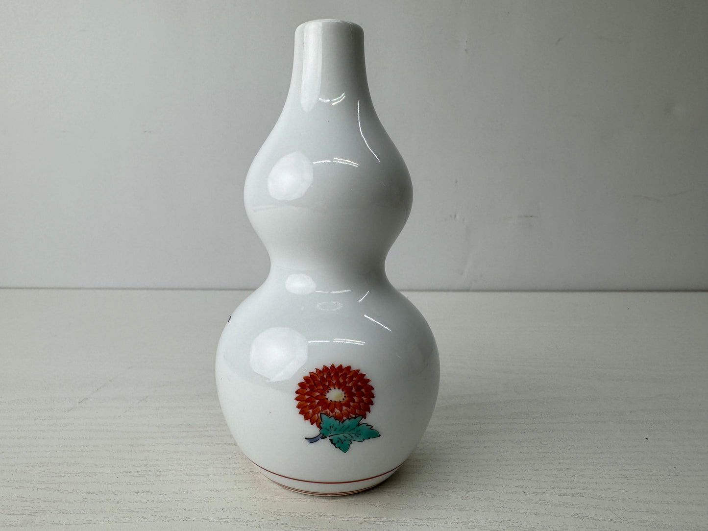 Y9775 FLOWER VASE Arita-ware single bud signed box Japan antique ikebana floral