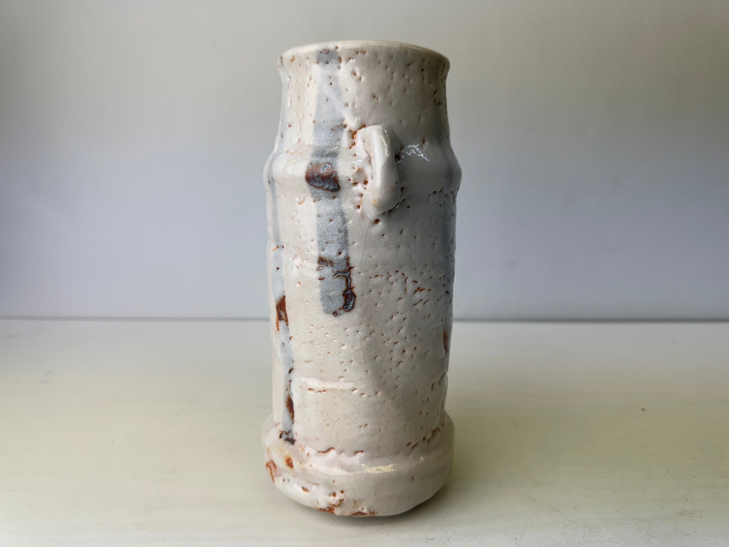 Y9777 FLOWER VASE Shino-ware signed box Japan antique ikebana floral arrangement