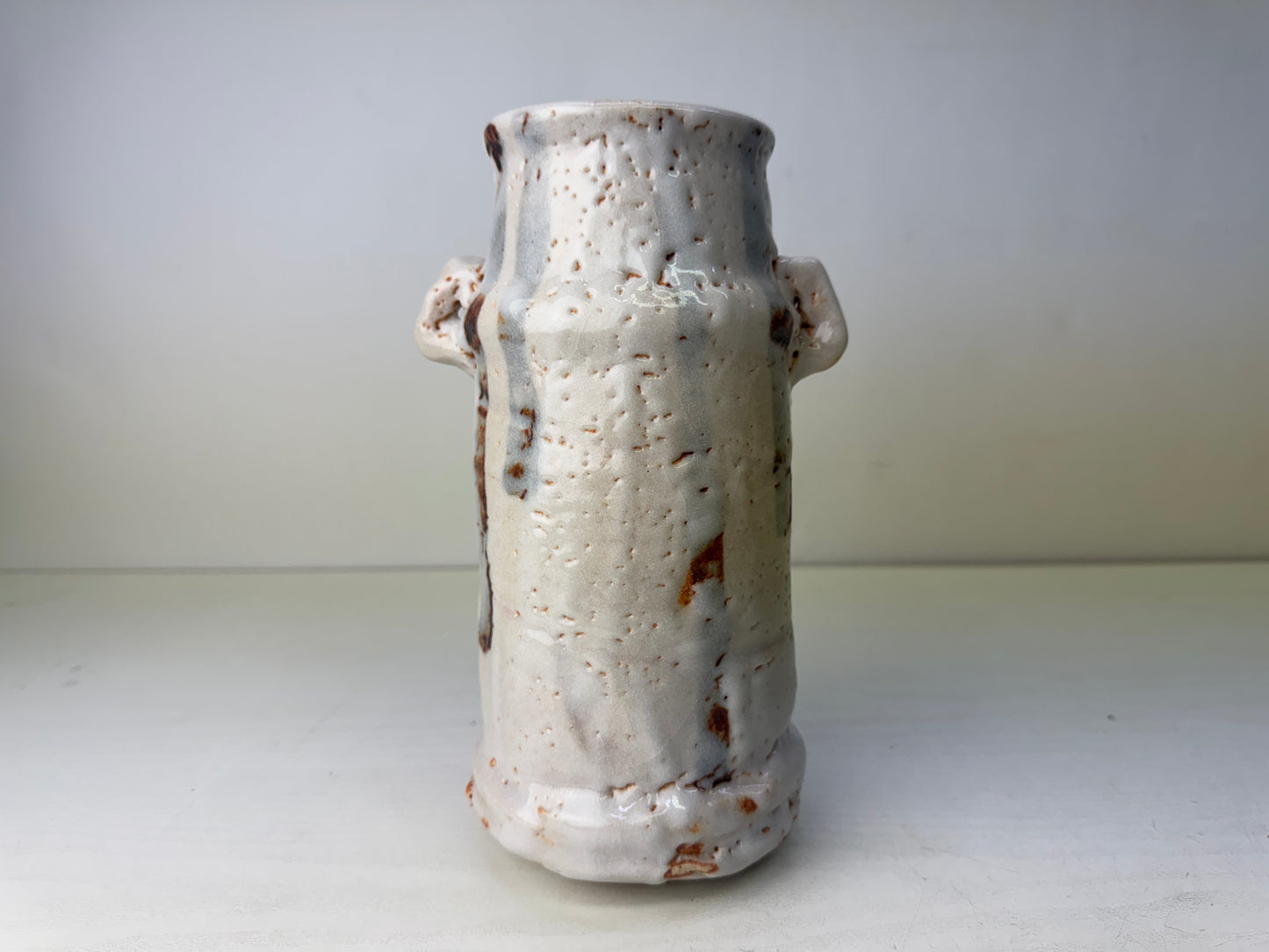 Y9777 FLOWER VASE Shino-ware signed box Japan antique ikebana floral arrangement