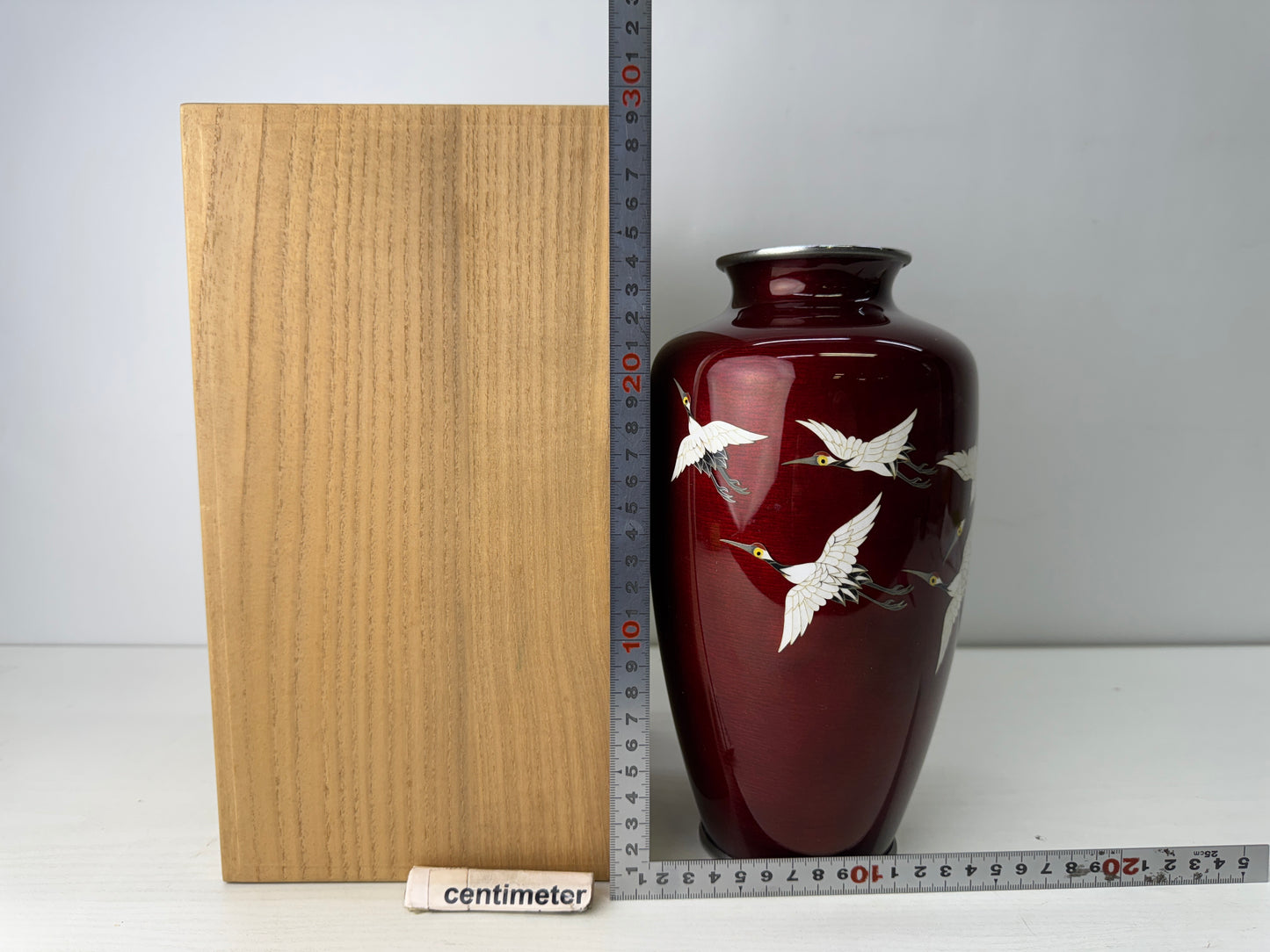 Y9778 FLOWER VASE Cloisonne red flock of Cranes signed box Japan antique ikebana