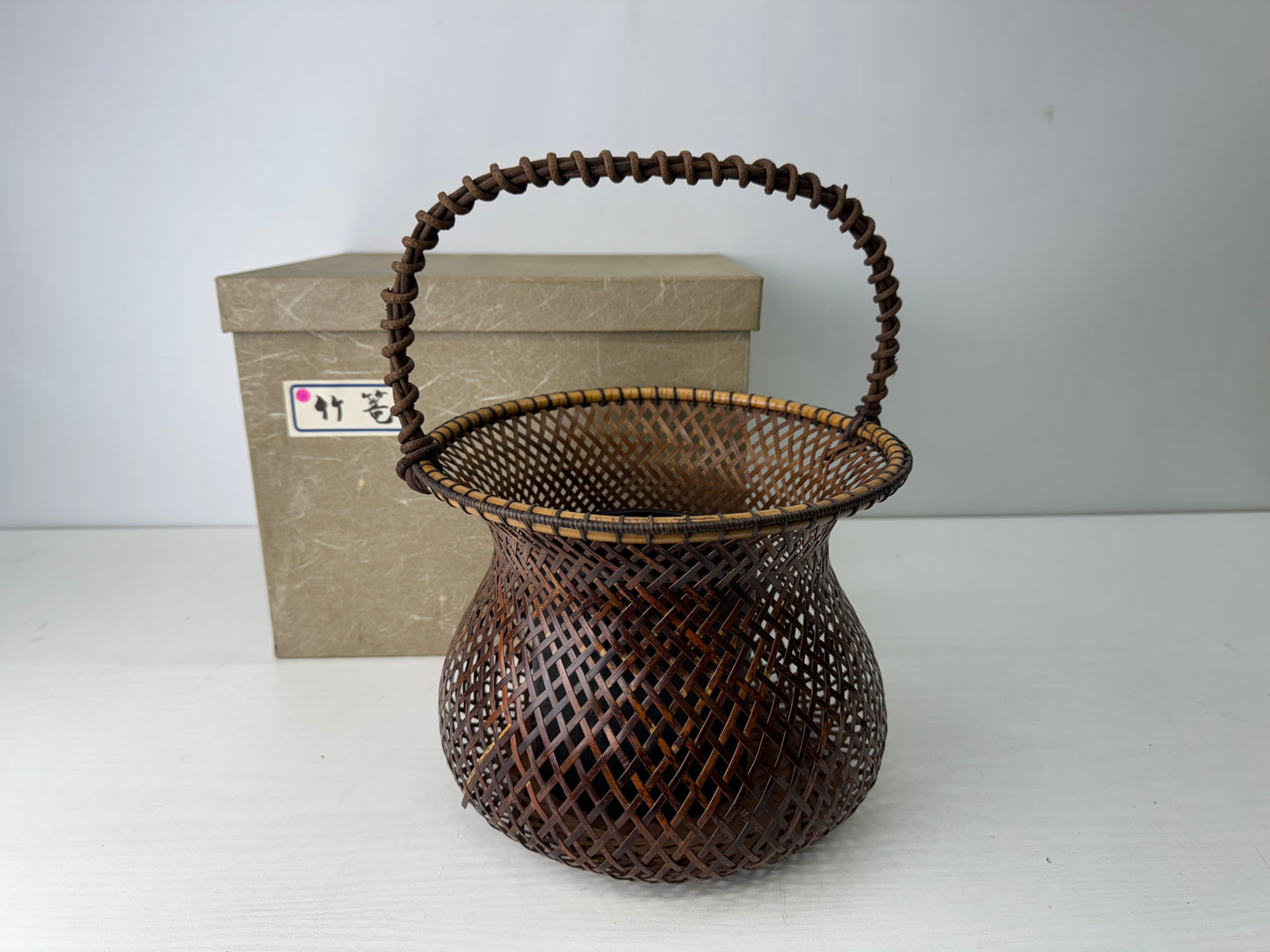 Y9782 Bamboo Woven Basket flower vase box Japan antique ikebana floral decor