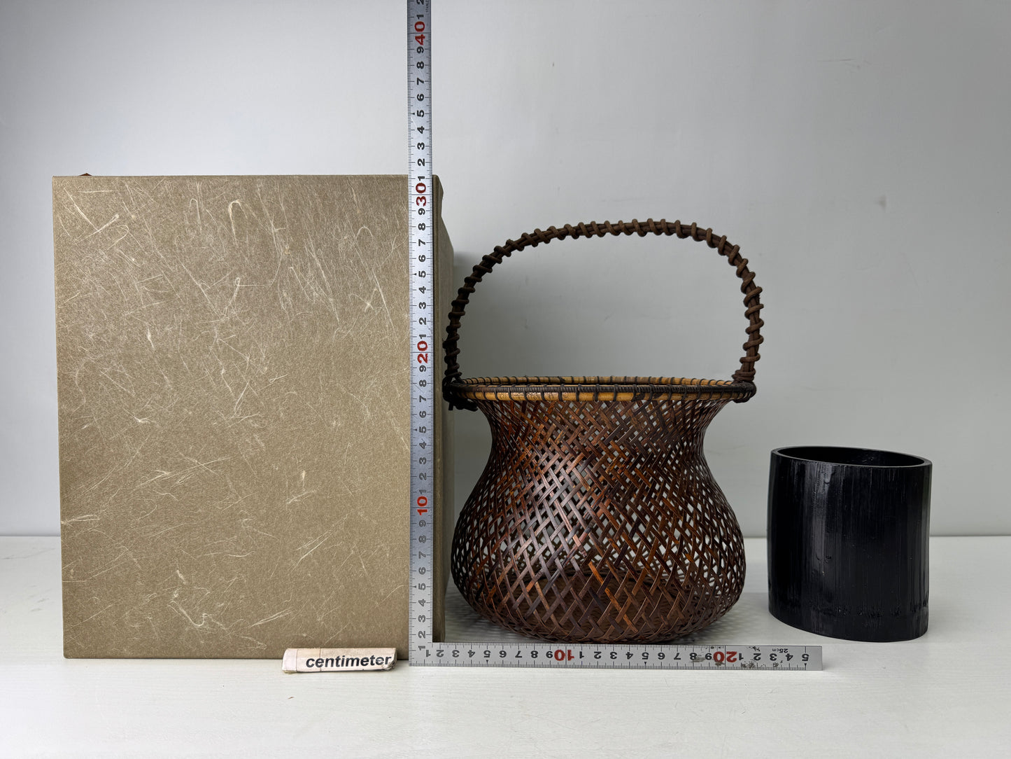 Y9782 Bamboo Woven Basket flower vase box Japan antique ikebana floral decor