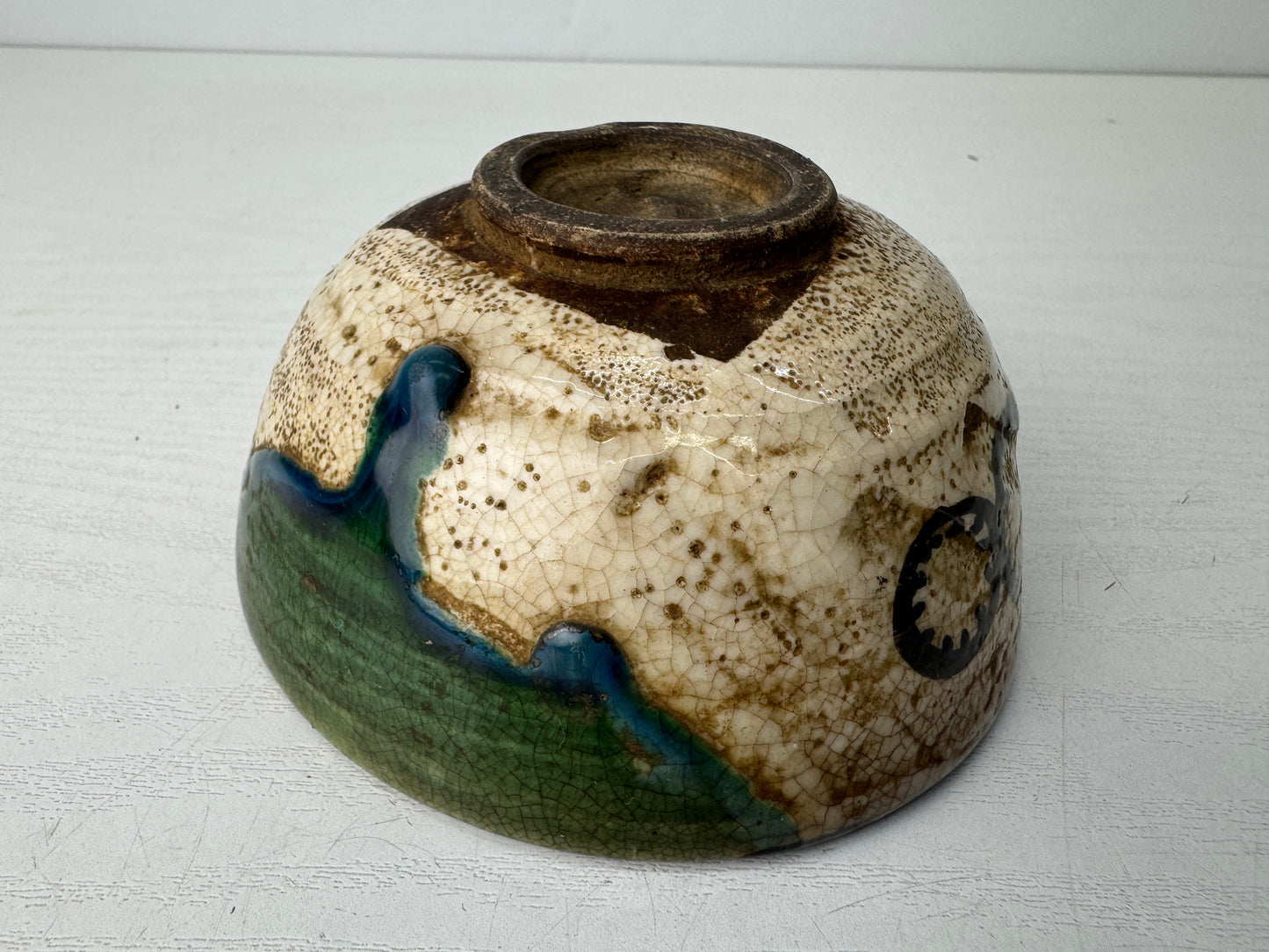 Y9791 CHAWAN Oribe-ware bowl signed Japan antique tea ceremony pottery cup