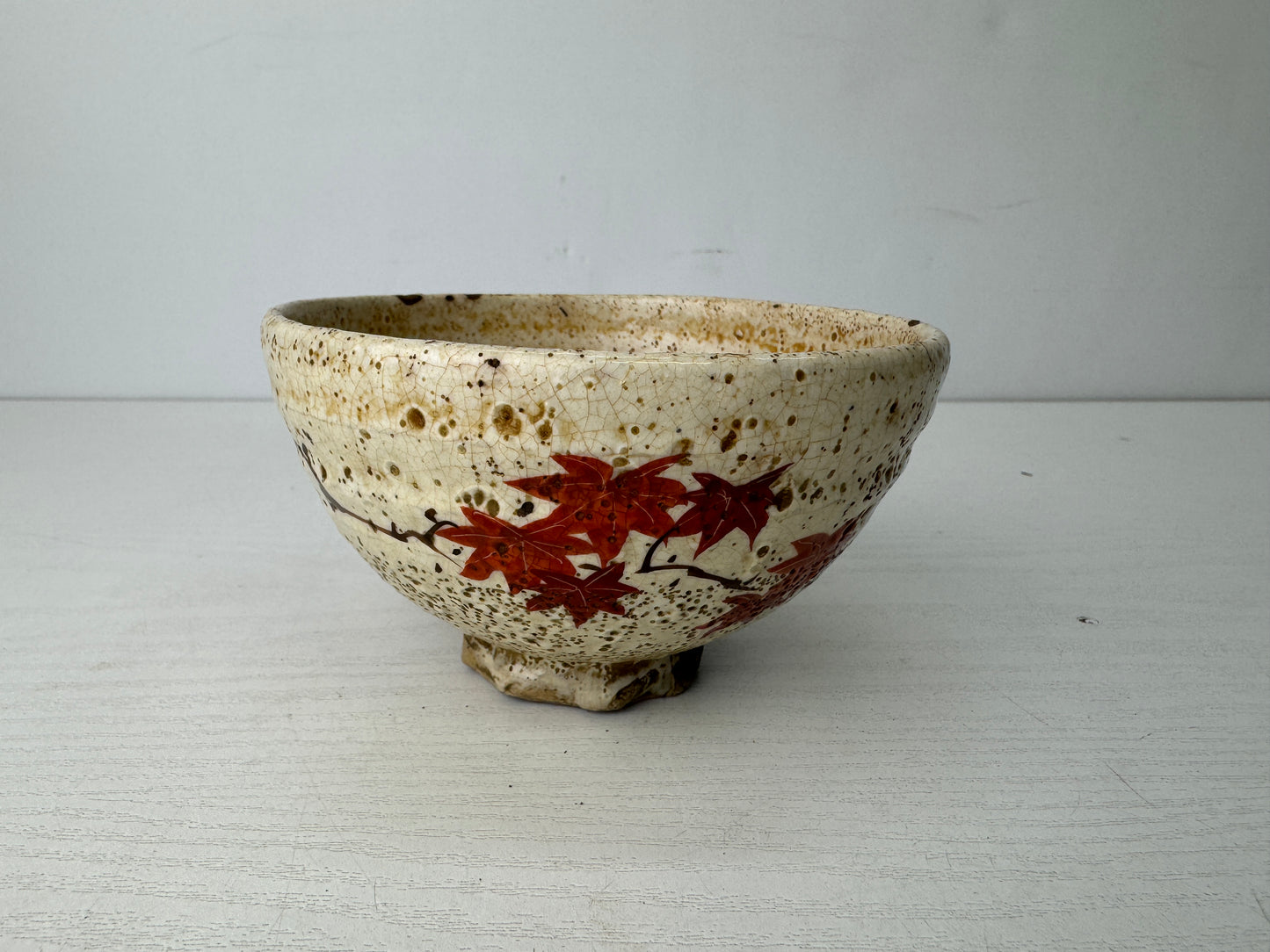 Y9792 CHAWAN Inuyama-ware bowl signed Japan antique tea ceremony pottery cup