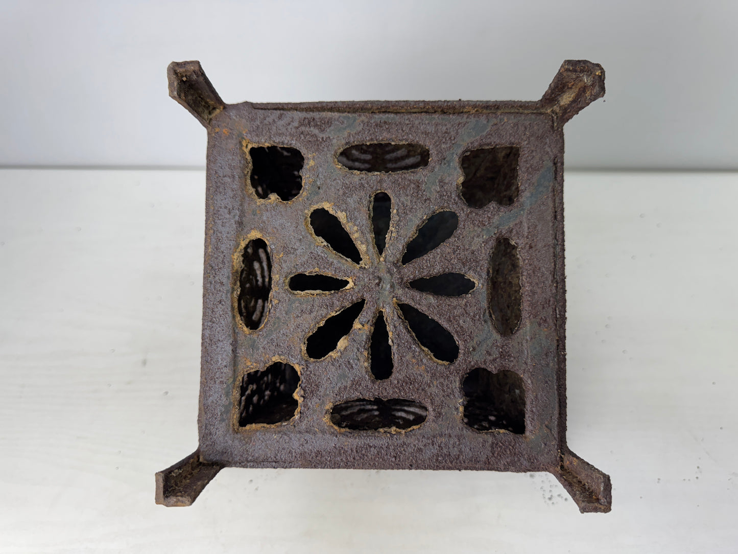 Y9797 TOUROU Iron Hanging Lantern Paulownia openwork Japan antique interior