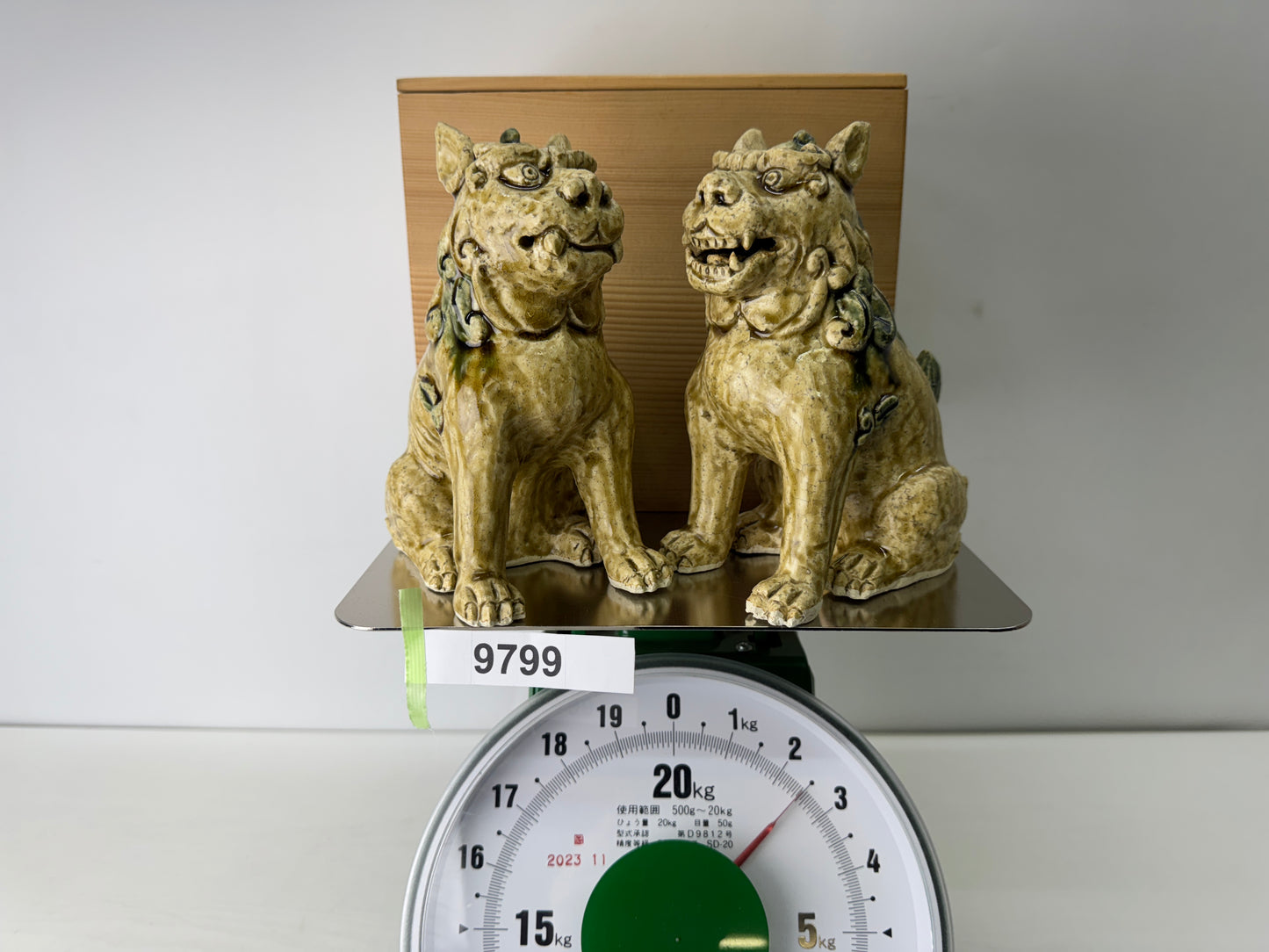 Y9799 OKIMONO Kiseto-ware figure figurine pair signed box Japan antique interior