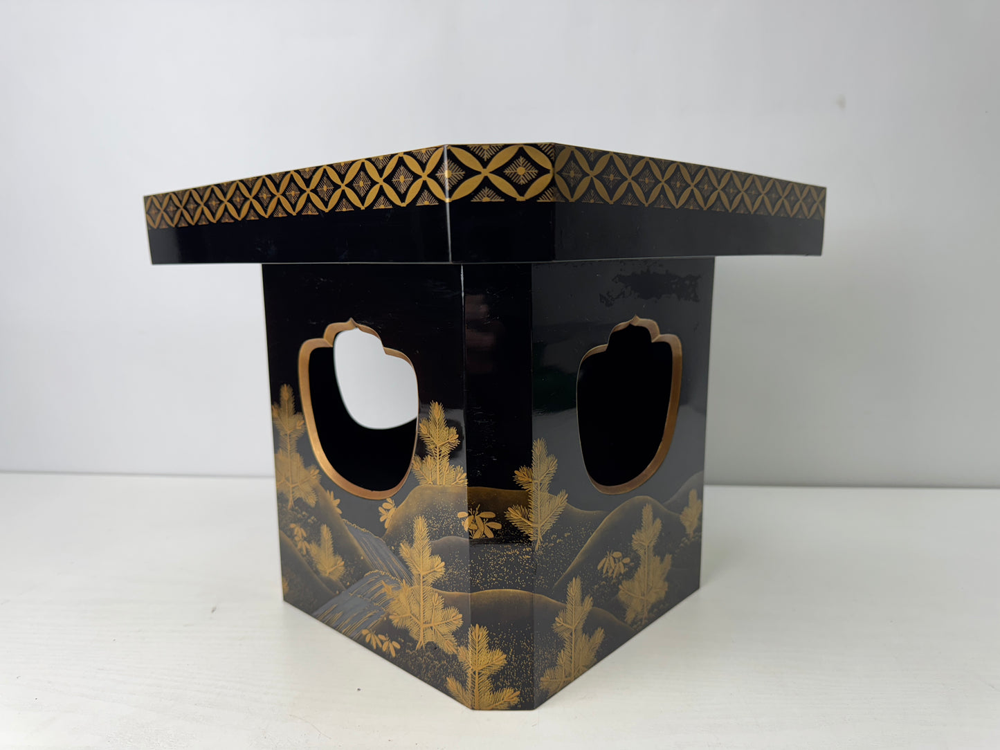 Y9815 Buddhist Altar Makie Sanbo Shinto offering stand Japan antique Buddhism