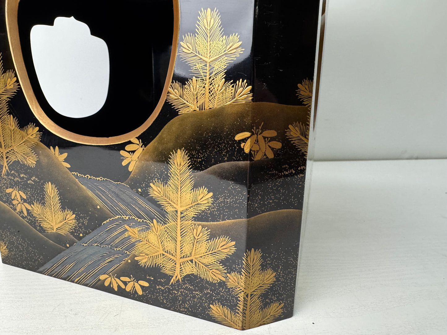 Y9815 Buddhist Altar Makie Sanbo Shinto offering stand Japan antique Buddhism