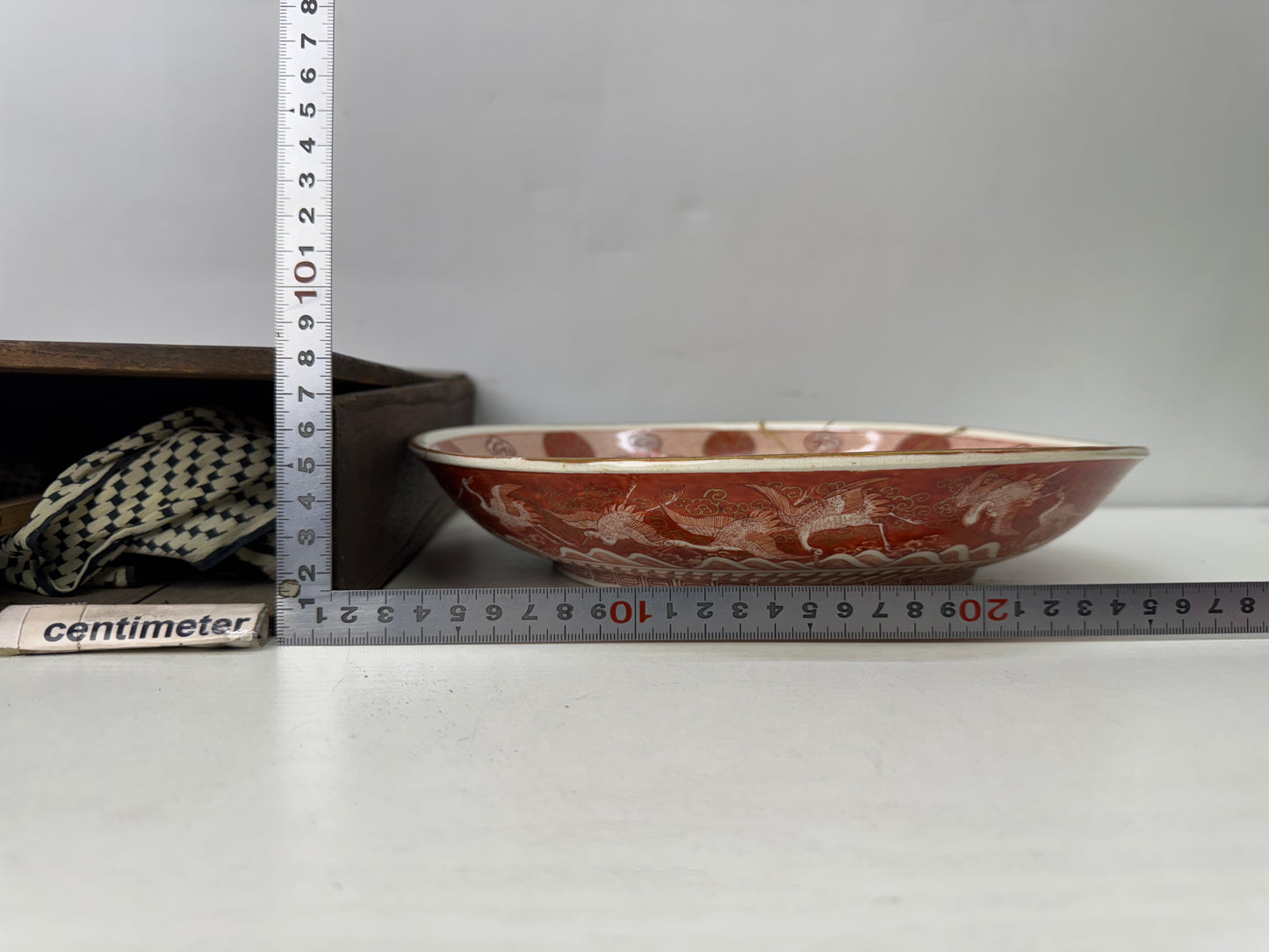 Y9818 DISH Kutani-ware Platter large plate red picture kintsugi Japan antique