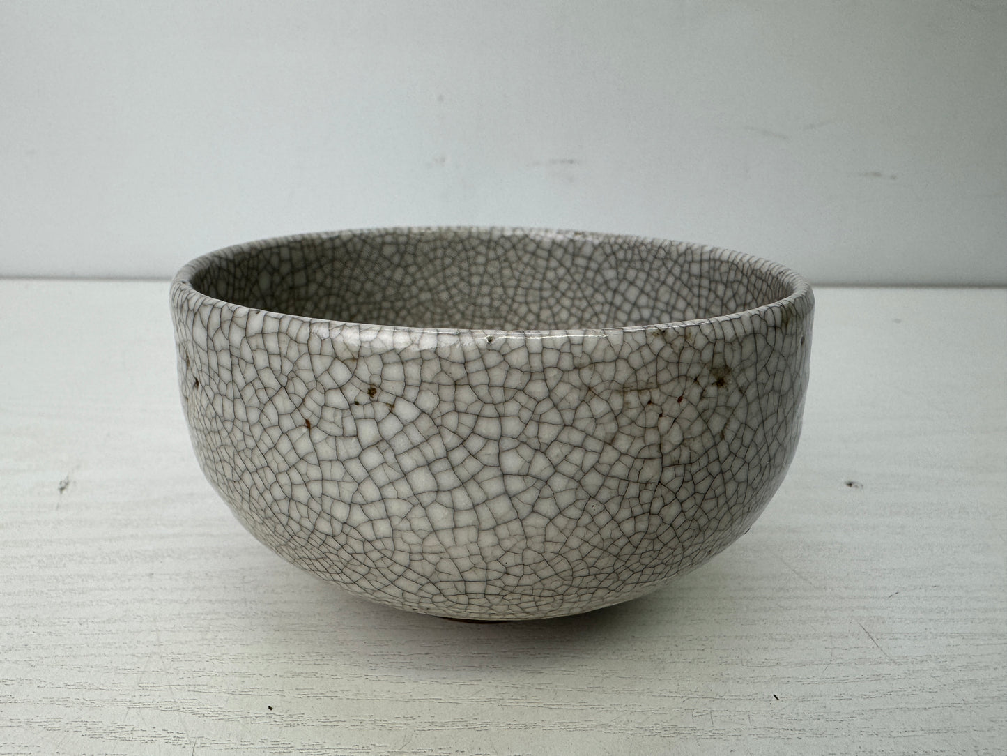 Y9820 CHAWAN Mino-ware bowl signed Japan antique tea ceremony pottery cup matcha